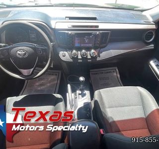 2018 Toyota RAV4 LE - Photo 11