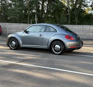 2012 Volkswagen Beetle Base - Photo 18