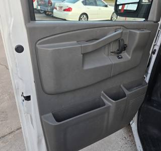 2017 GMC Savana Cargo Work Van - Photo 10