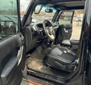 2015 Jeep Wrangler Unlimited Sahara - Photo 9