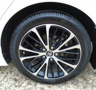 2018 Toyota Camry SE - Photo 7