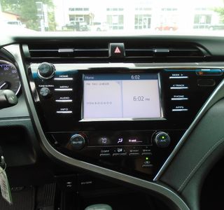 2018 Toyota Camry SE - Photo 8