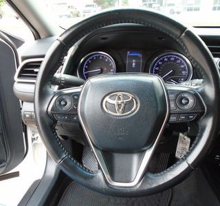 2018 Toyota Camry SE - Photo 10