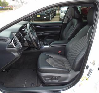 2018 Toyota Camry SE - Photo 12