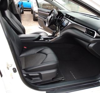 2018 Toyota Camry SE - Photo 14