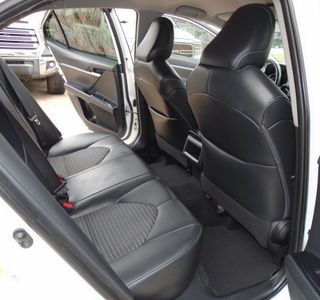 2018 Toyota Camry SE - Photo 15