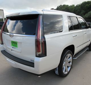 2015 Cadillac Escalade Luxury - Photo 9
