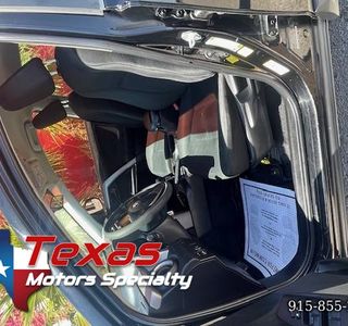 2018 Toyota RAV4 LE - Photo 10