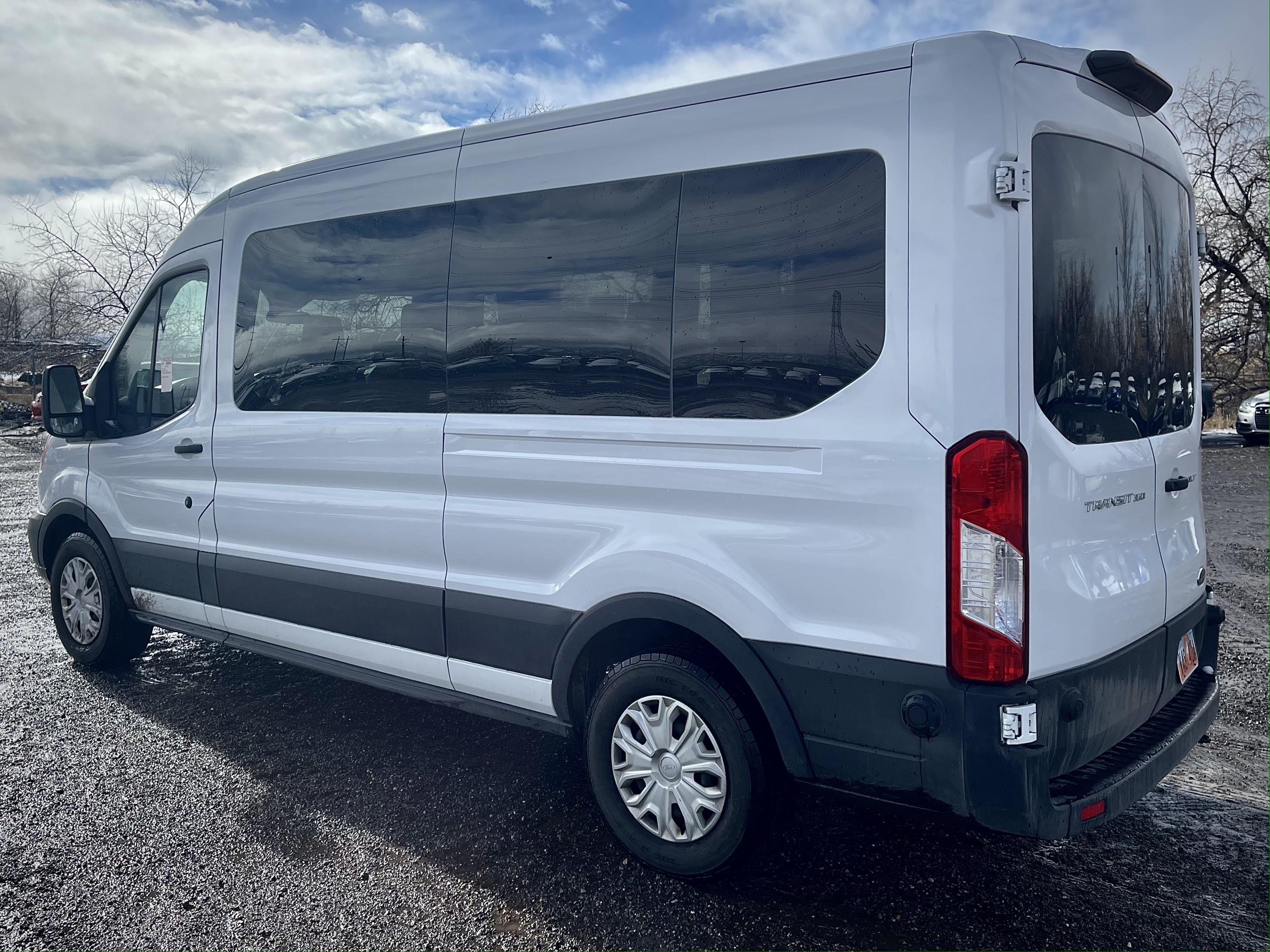 2019 Ford Transit Passenger Van XLT - Photo 7