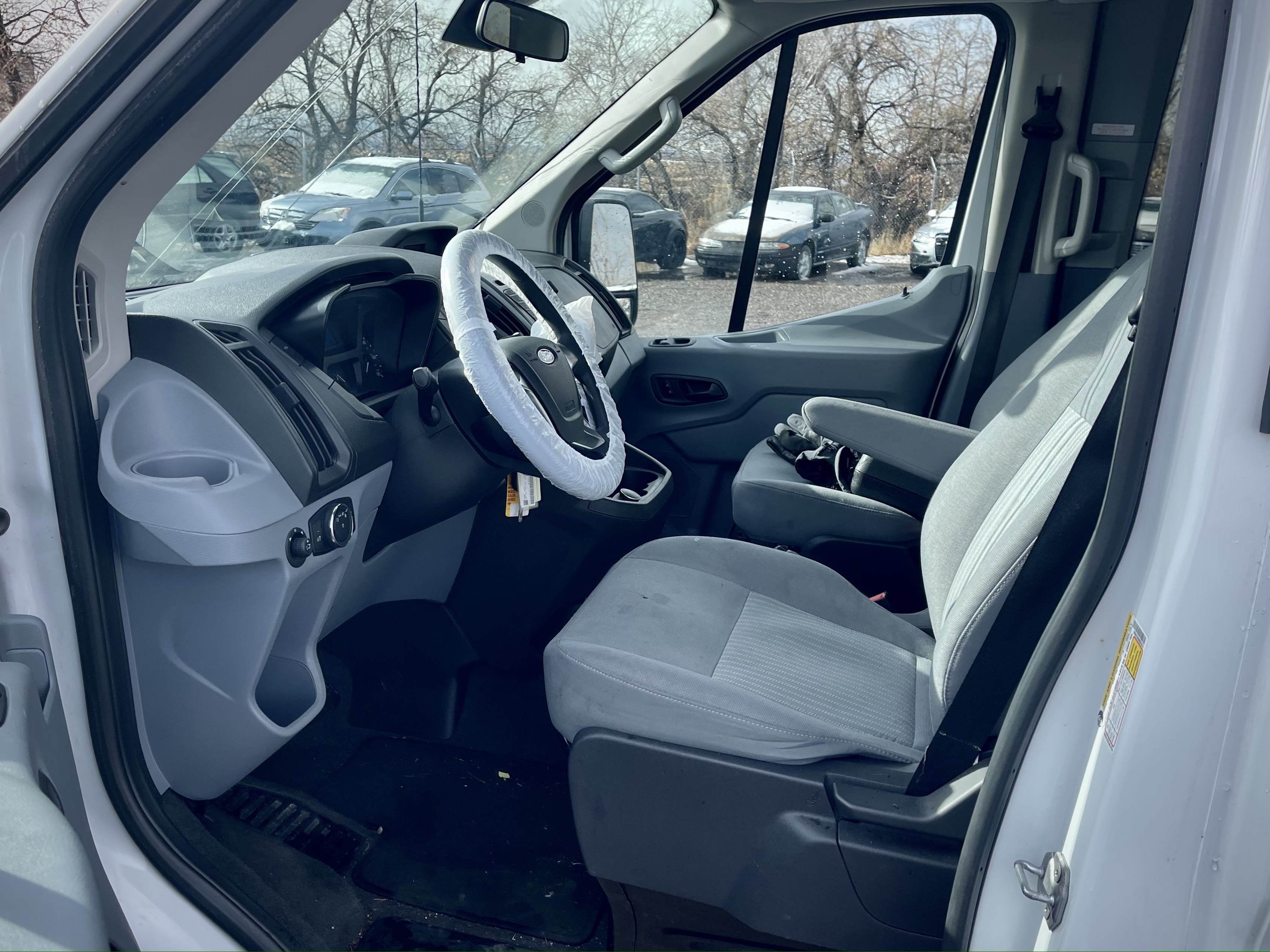 2019 Ford Transit Passenger Van XLT - Photo 10
