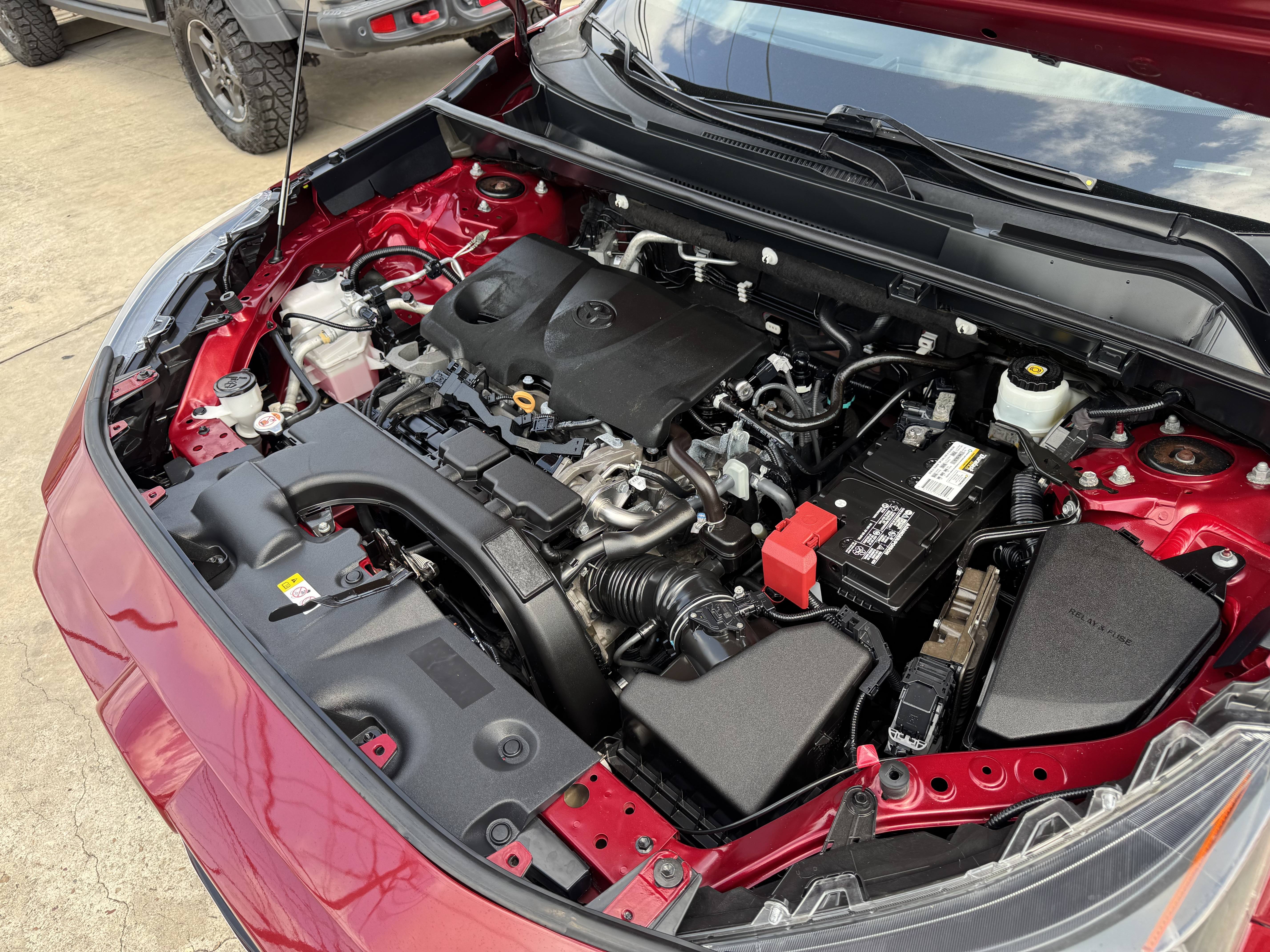 2019 Toyota RAV4 LE - Photo 10