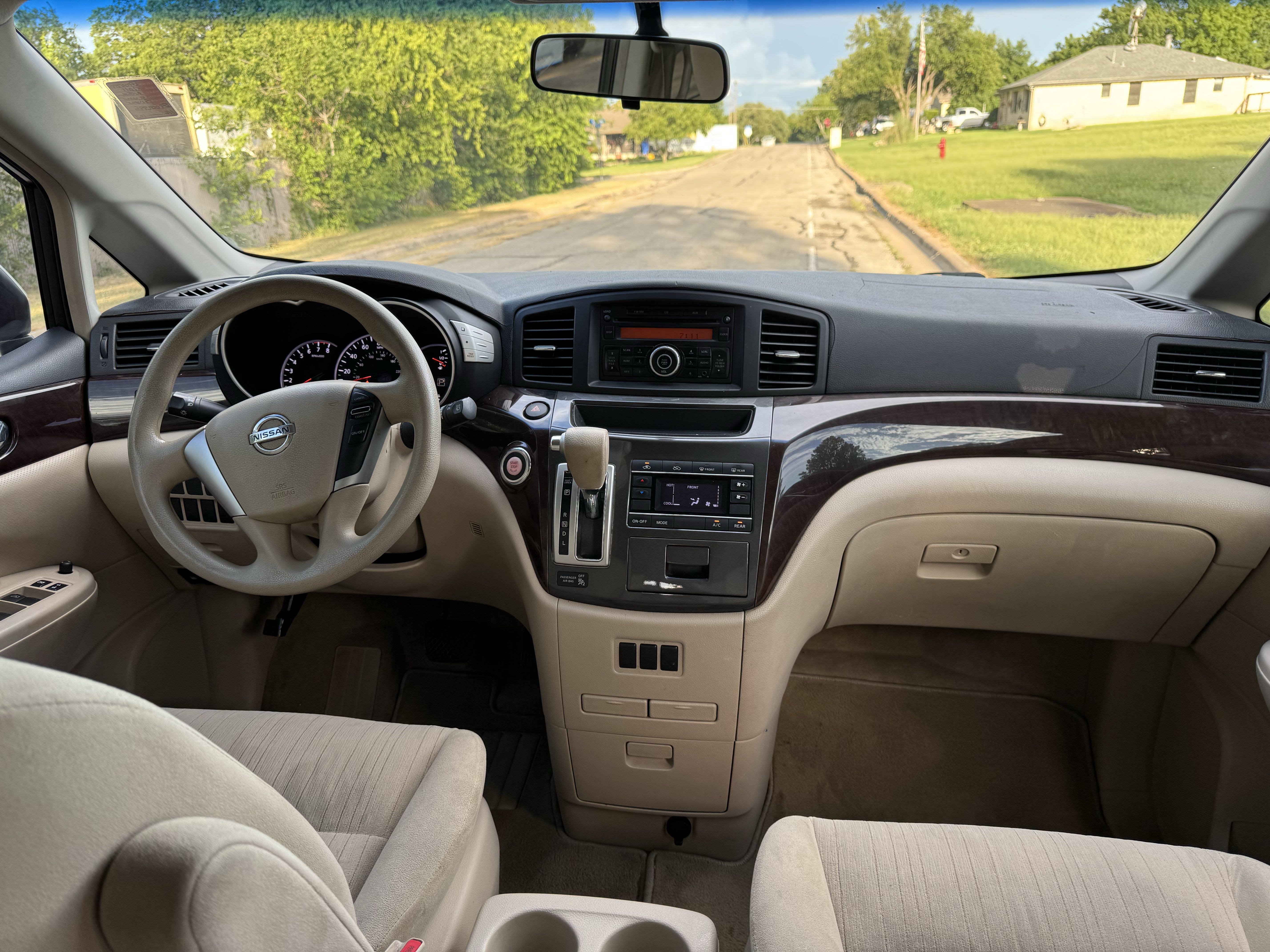 2011 Nissan Quest S - Photo 10