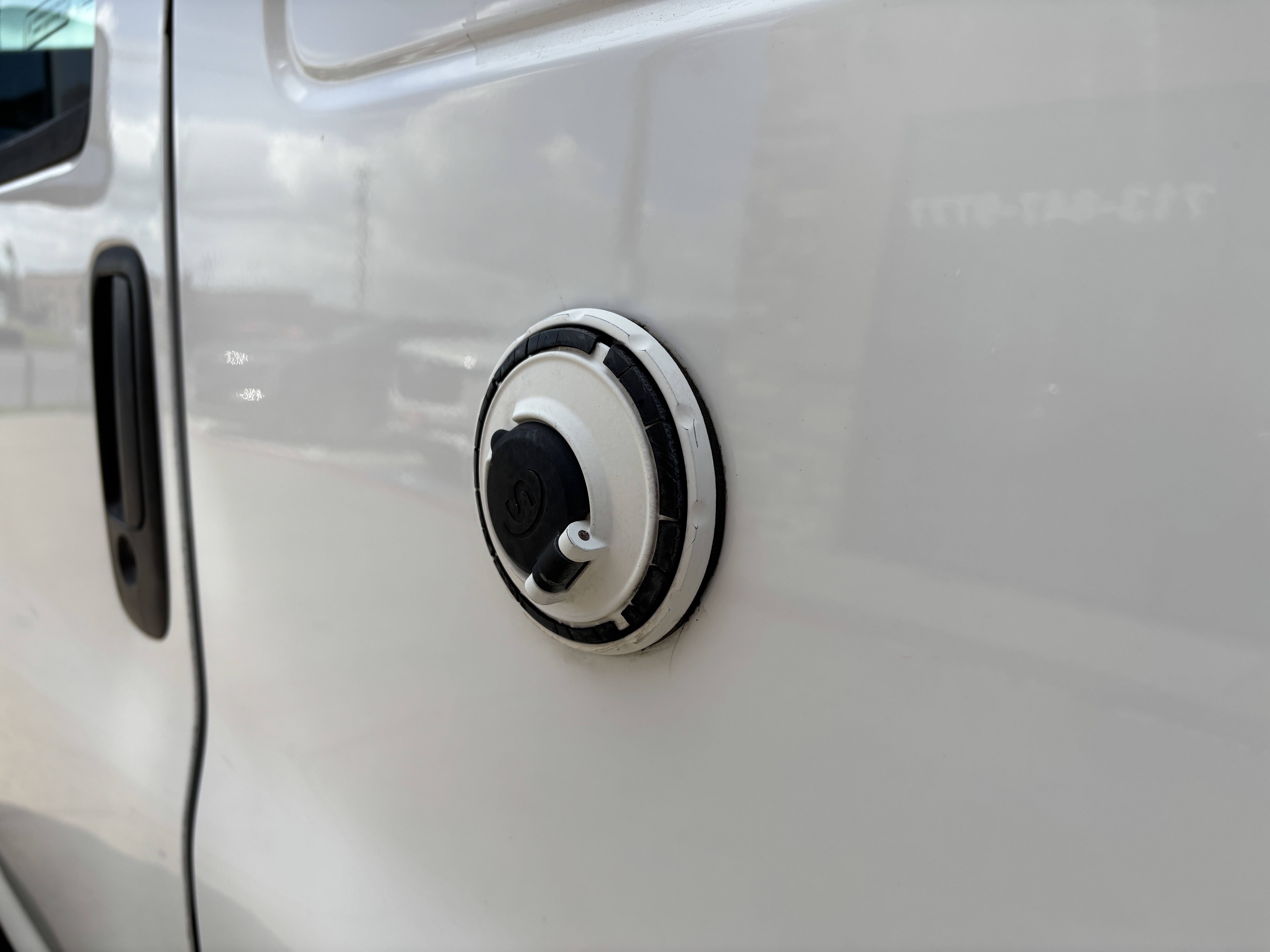 2015 Chevrolet Express Cargo Work Van - Photo 24