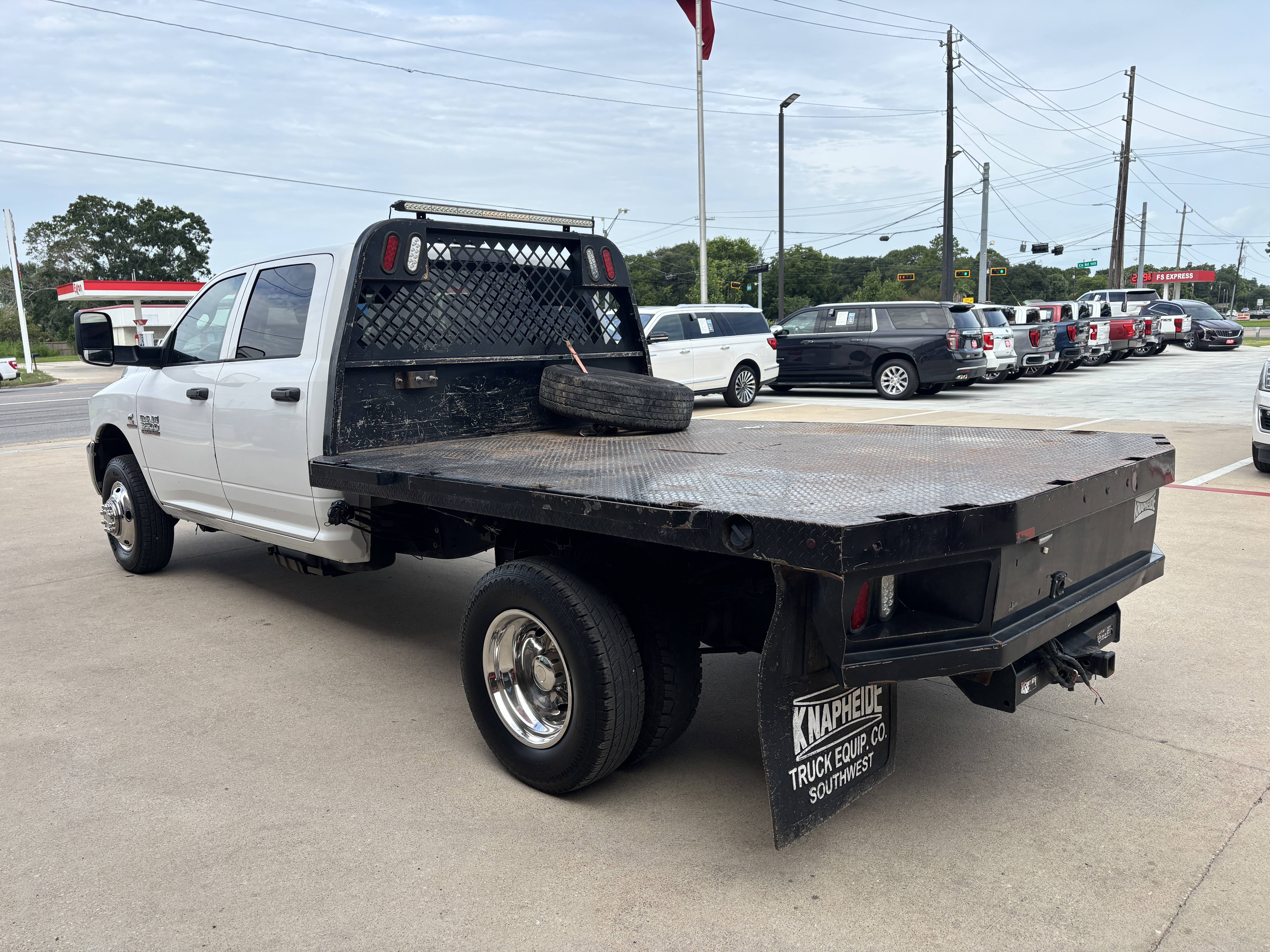 2016 RAM Ram 3500 Chassis Cab Tradesman - Photo 16