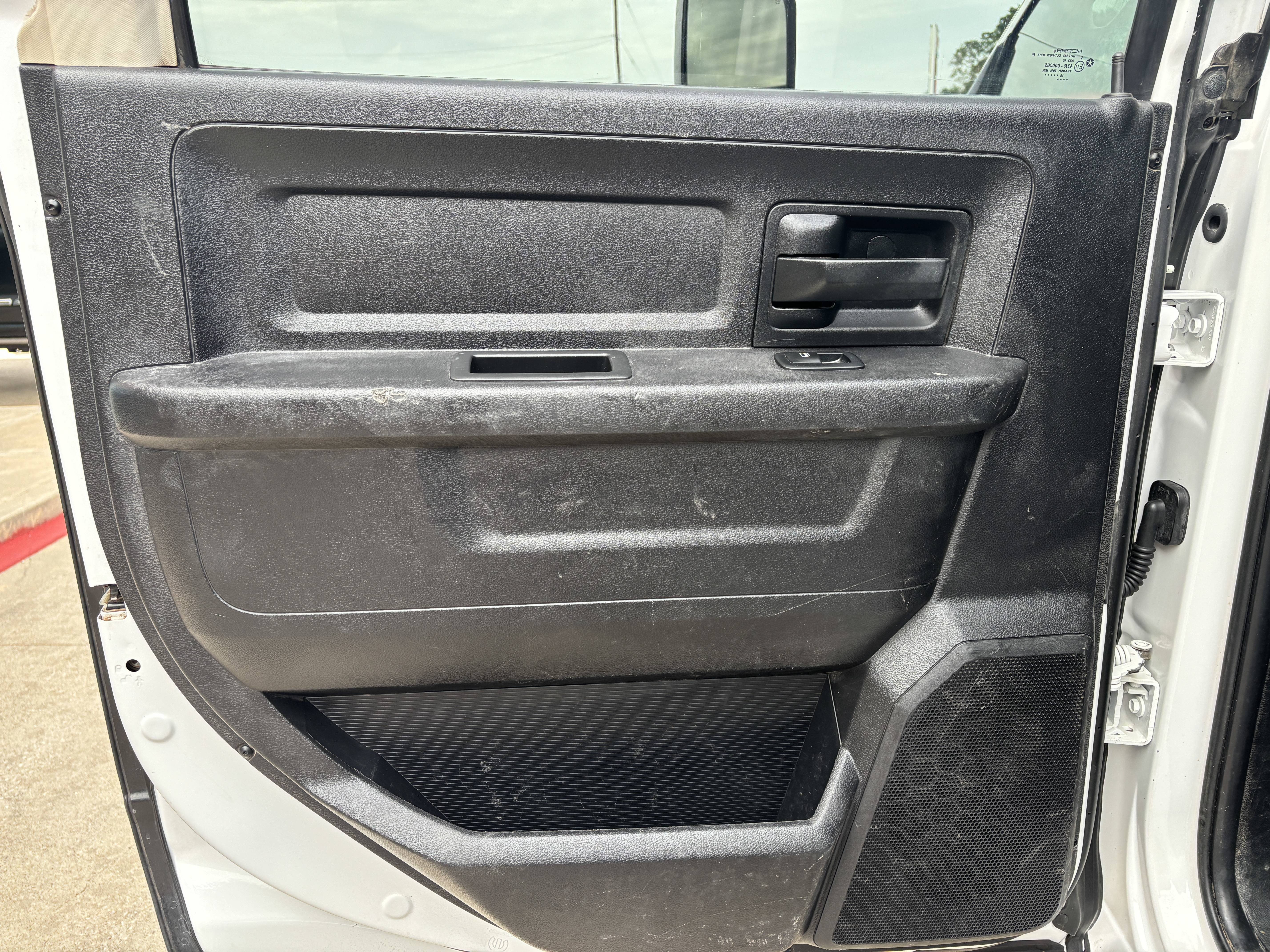 2016 RAM Ram 3500 Chassis Cab Tradesman - Photo 29
