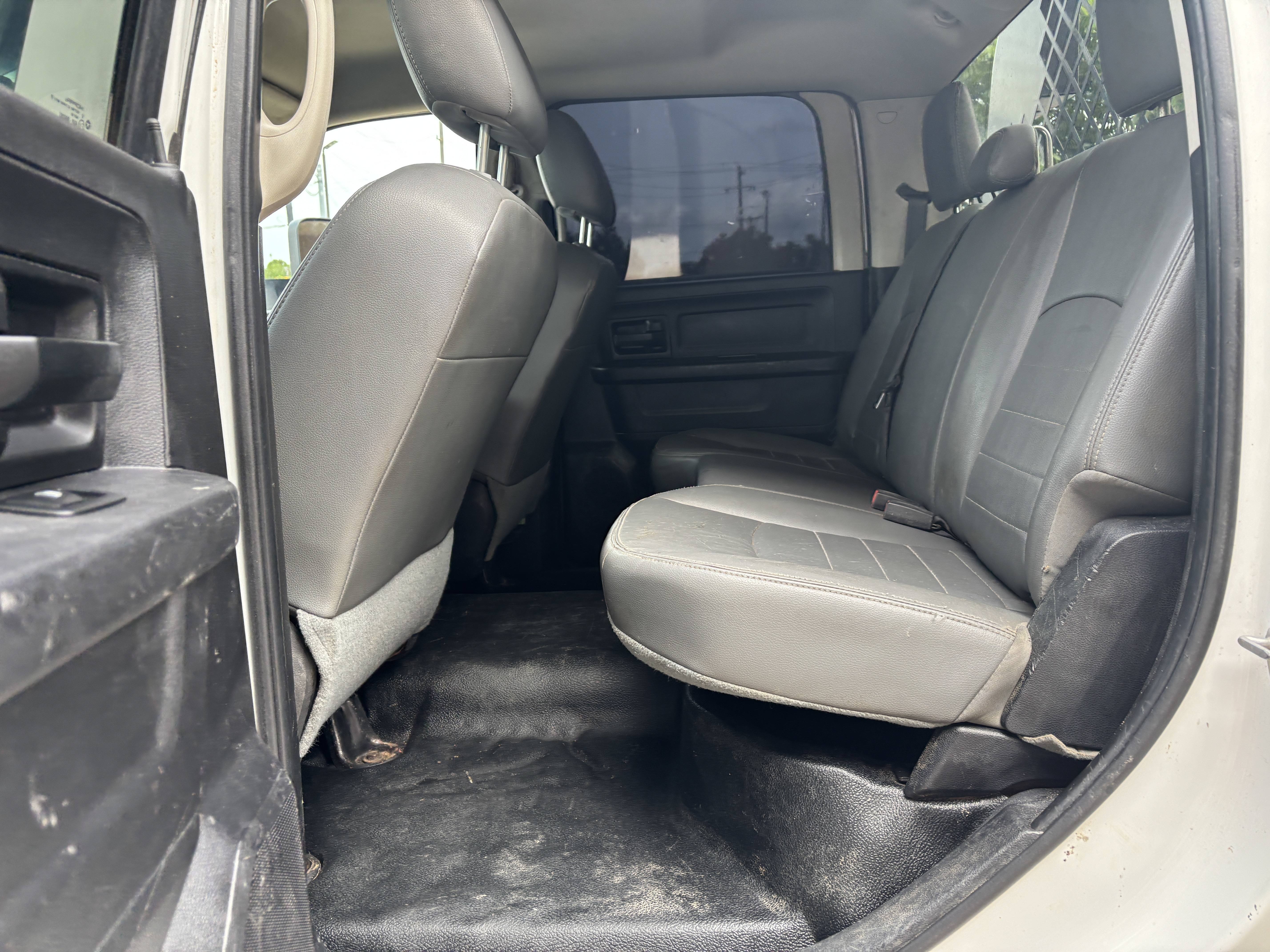 2016 RAM Ram 3500 Chassis Cab Tradesman - Photo 30