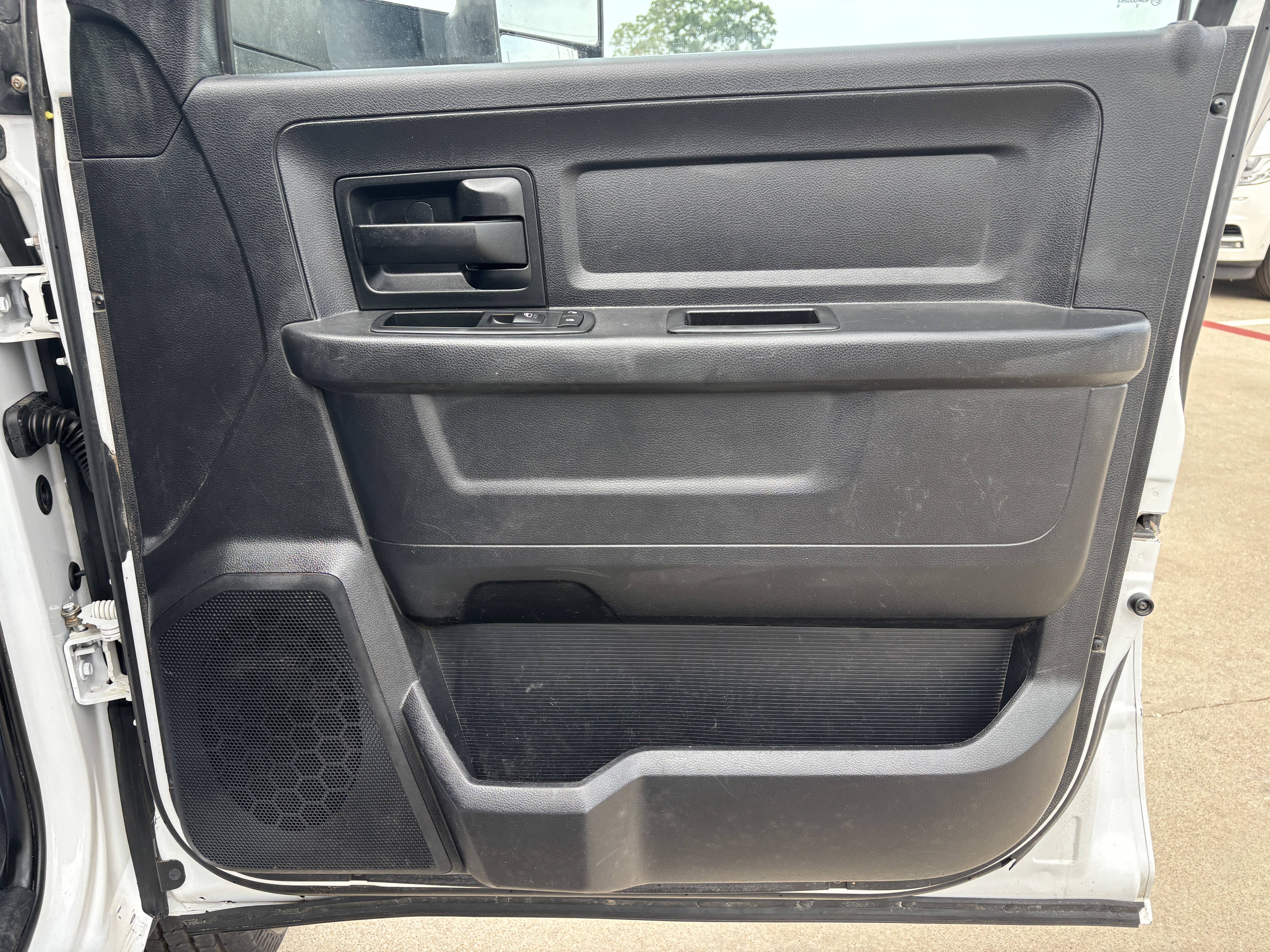 2016 RAM Ram 3500 Chassis Cab Tradesman - Photo 35