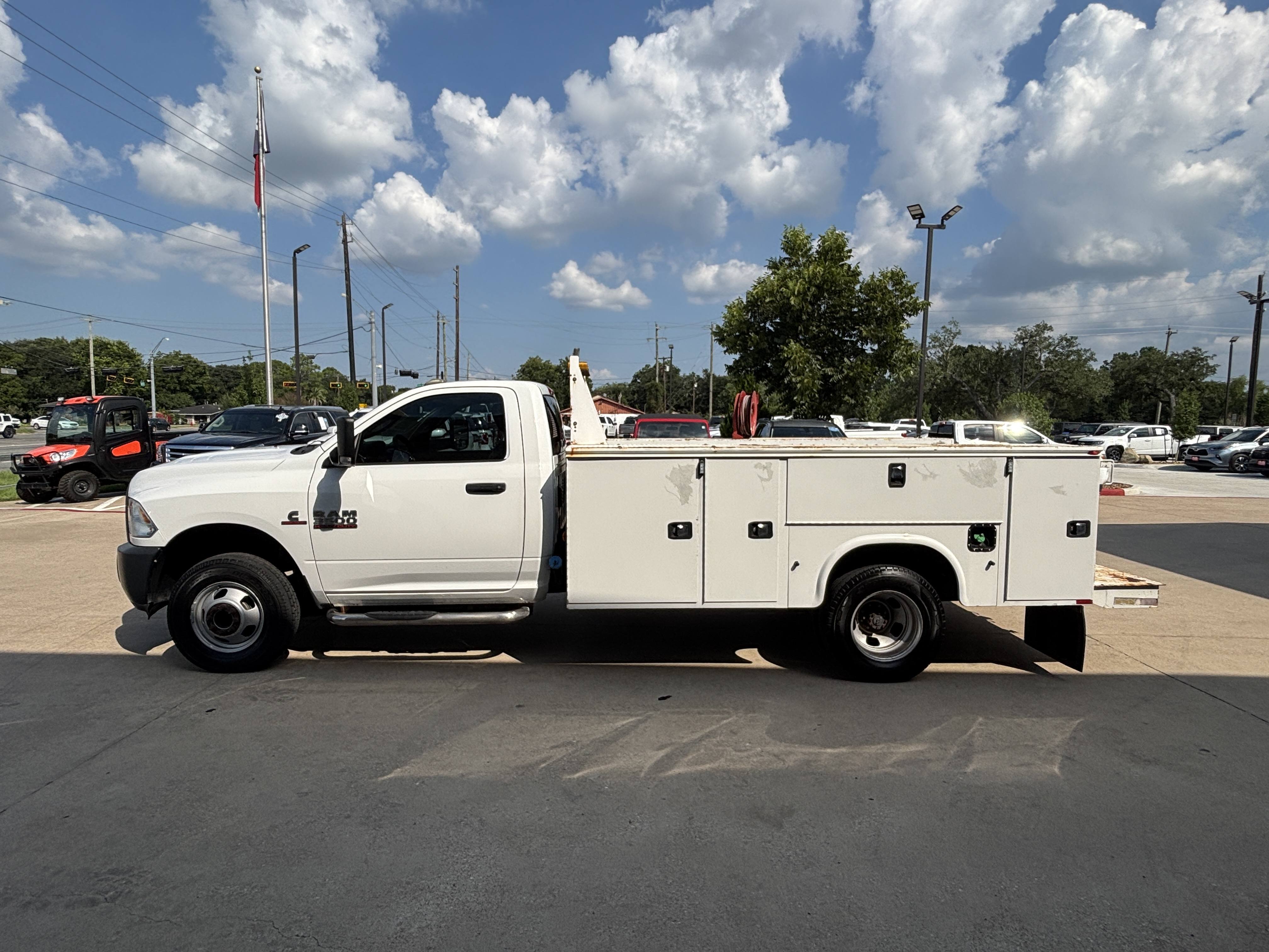 2015 RAM Ram 3500 Chassis Cab Tradesman - Photo 17