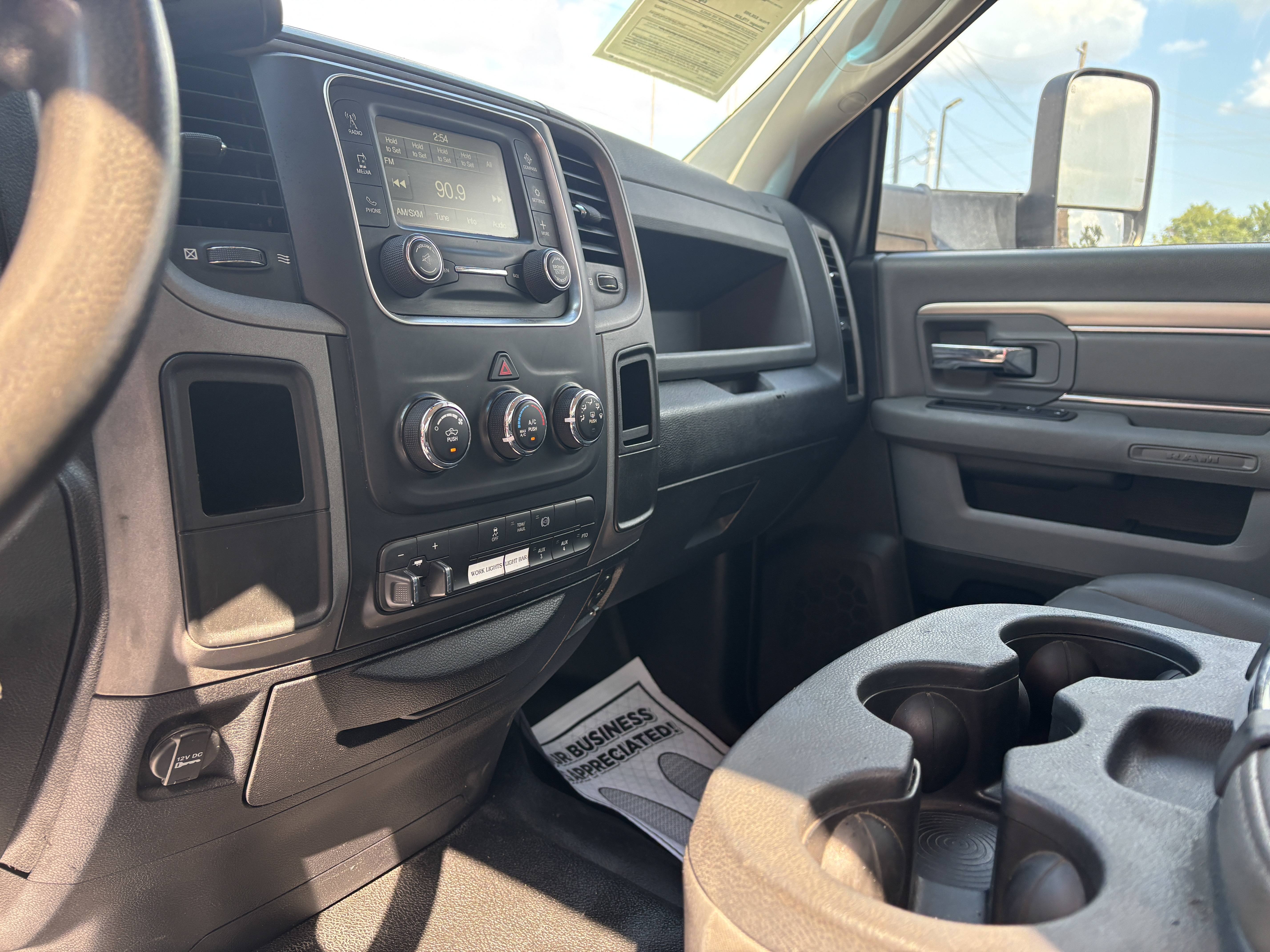 2015 RAM Ram 3500 Chassis Cab Tradesman - Photo 24