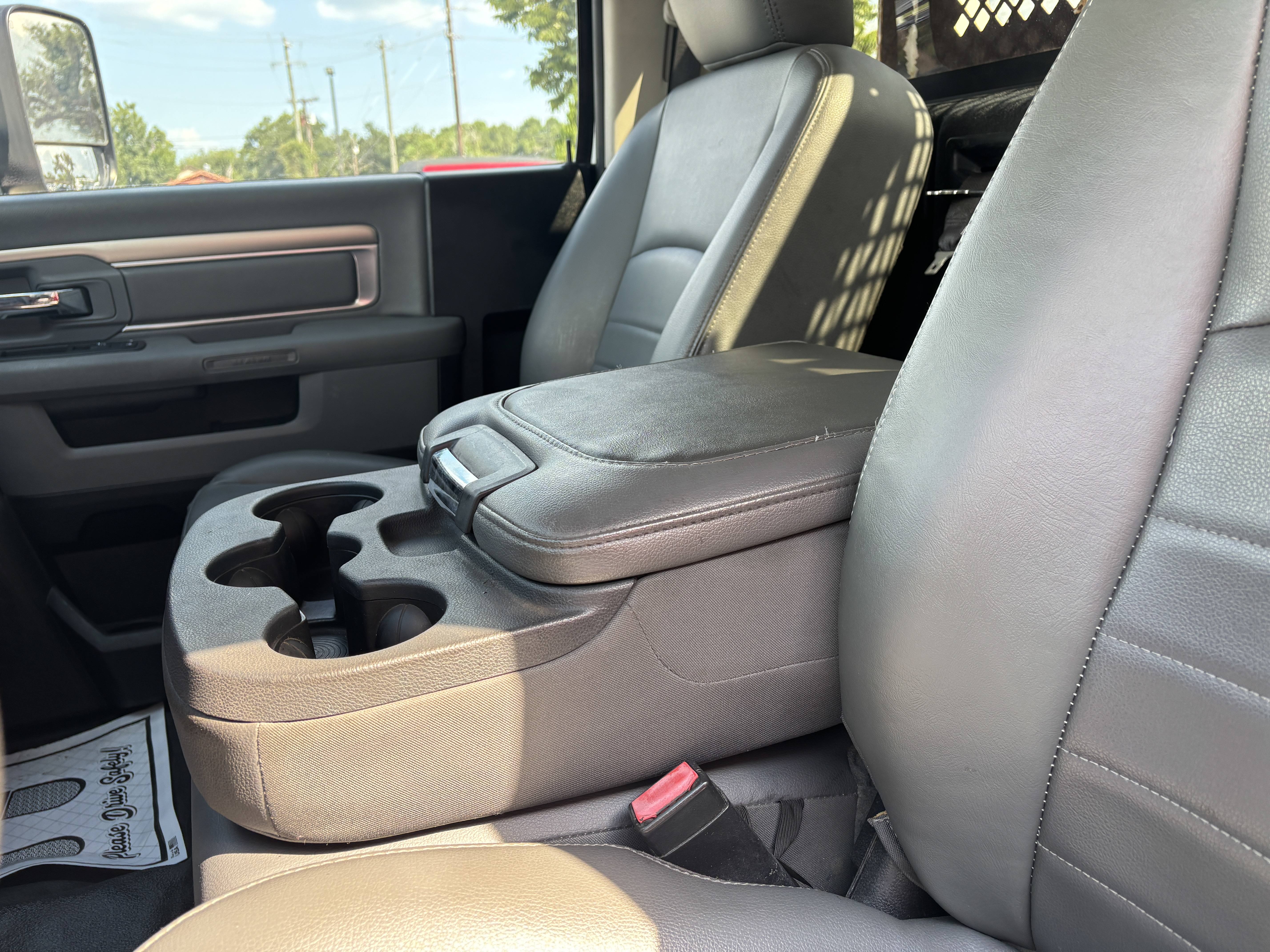 2015 RAM Ram 3500 Chassis Cab Tradesman - Photo 32