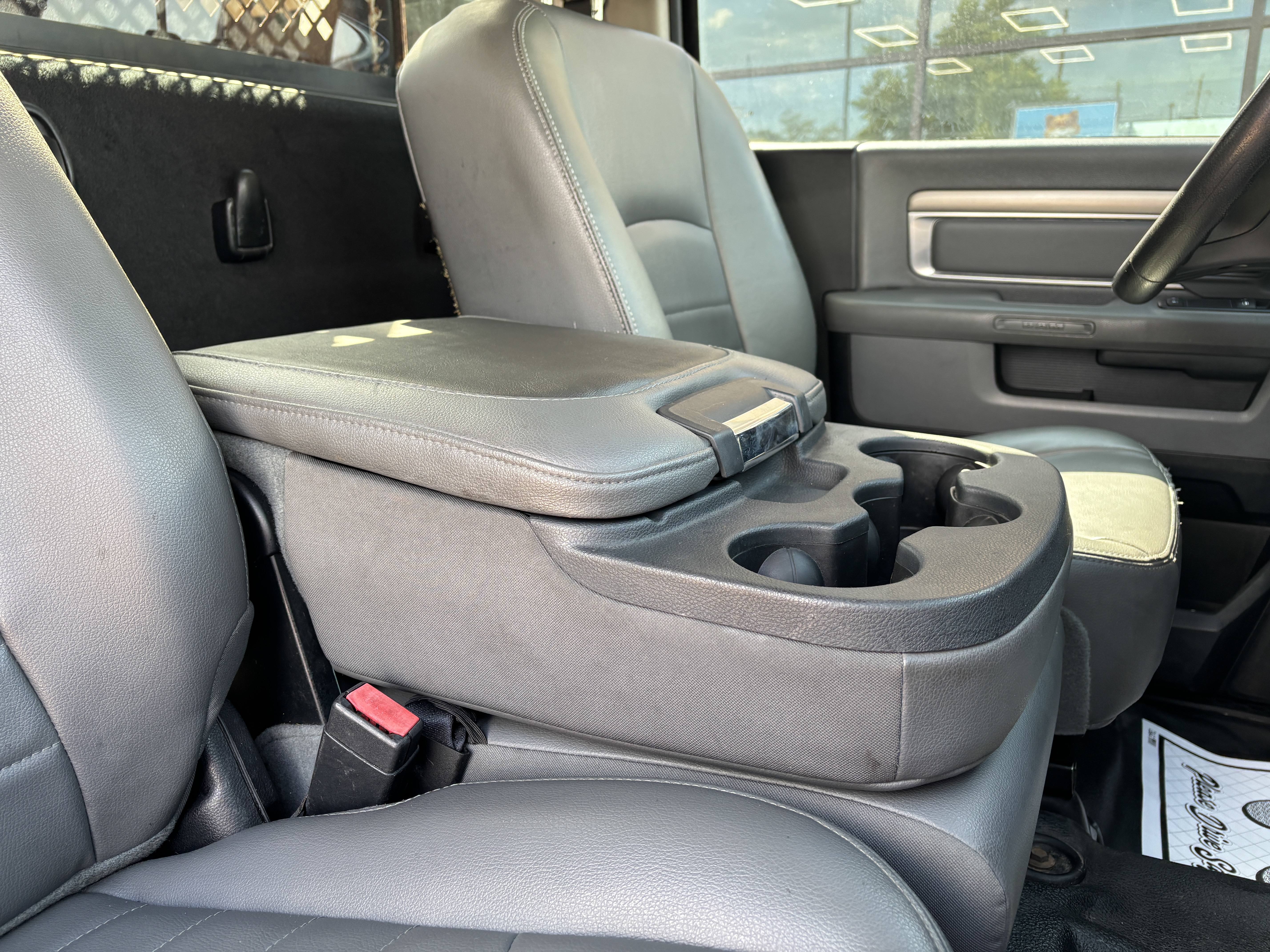 2015 RAM Ram 3500 Chassis Cab Tradesman - Photo 40