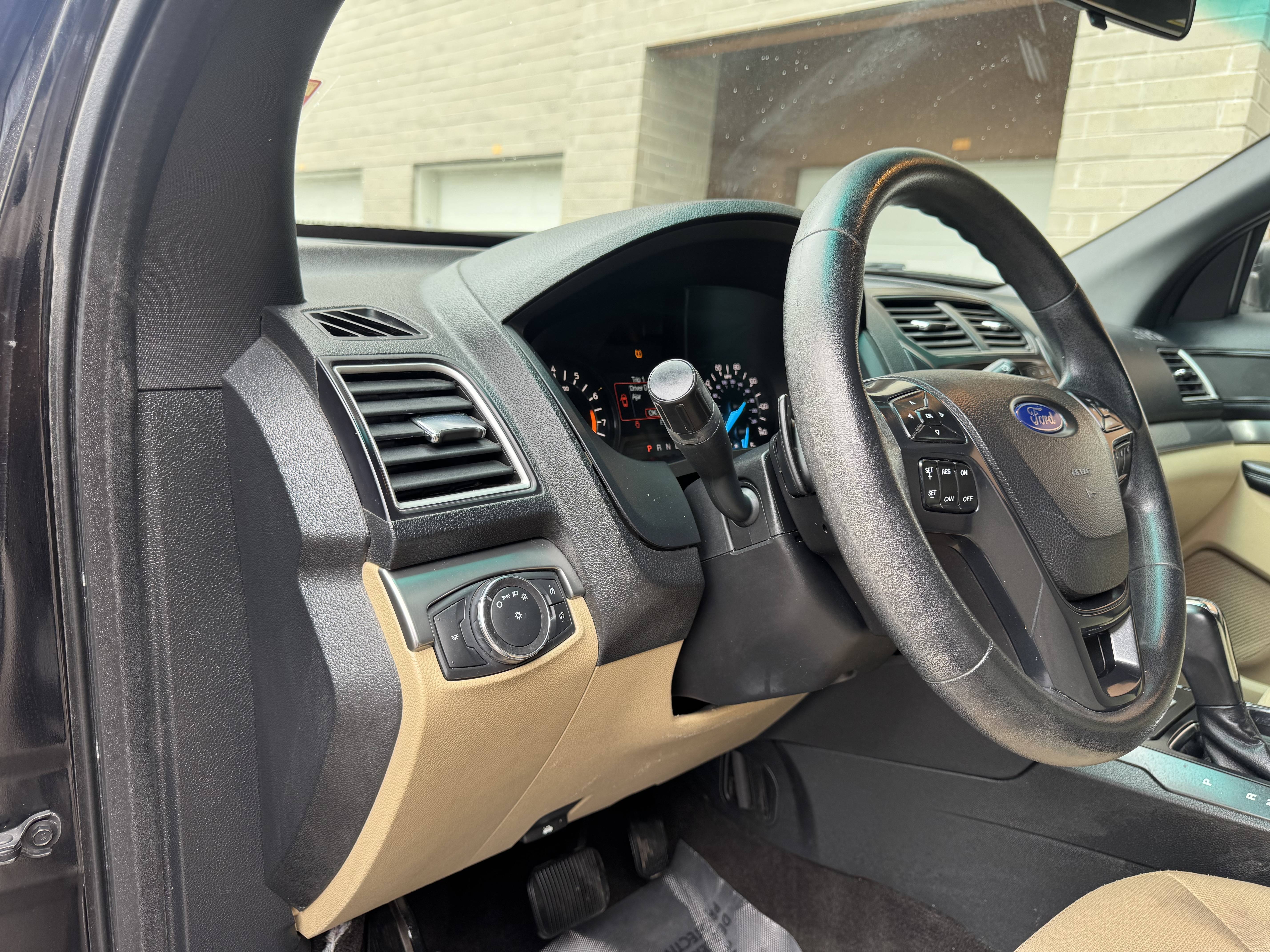 2016 Ford Explorer Base - Photo 16