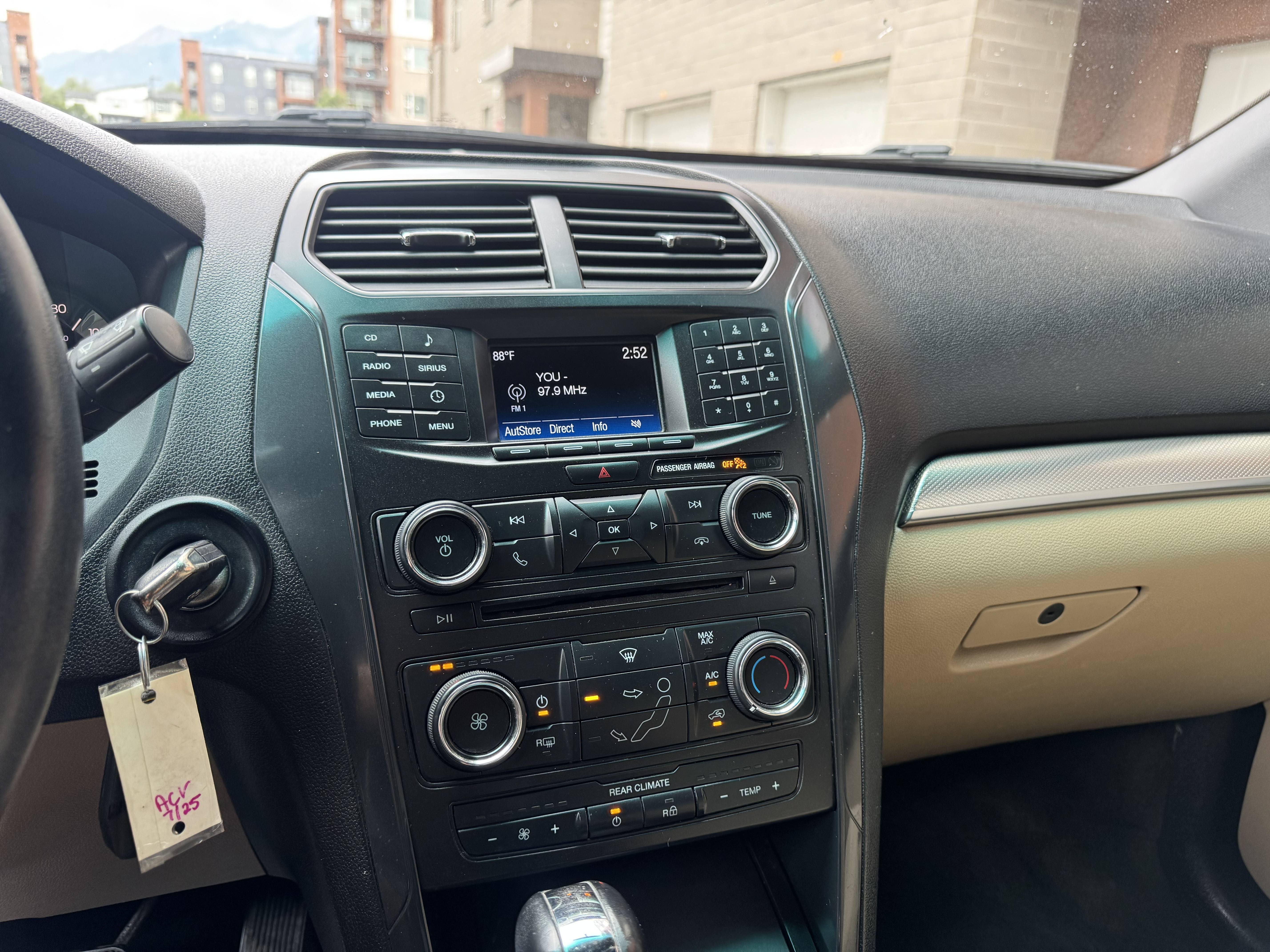 2016 Ford Explorer Base - Photo 18