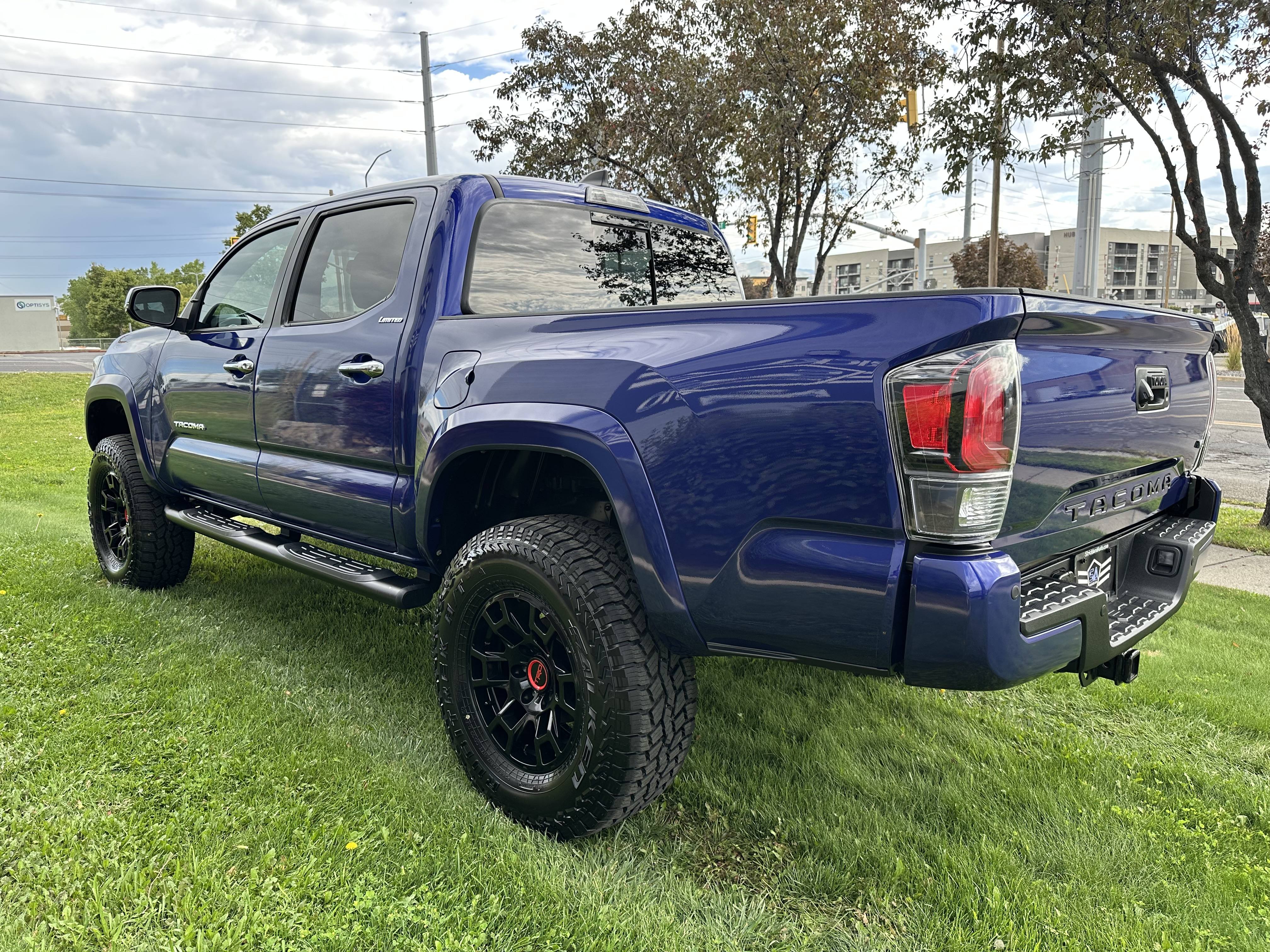 2022 Toyota Tacoma Limited - Photo 10