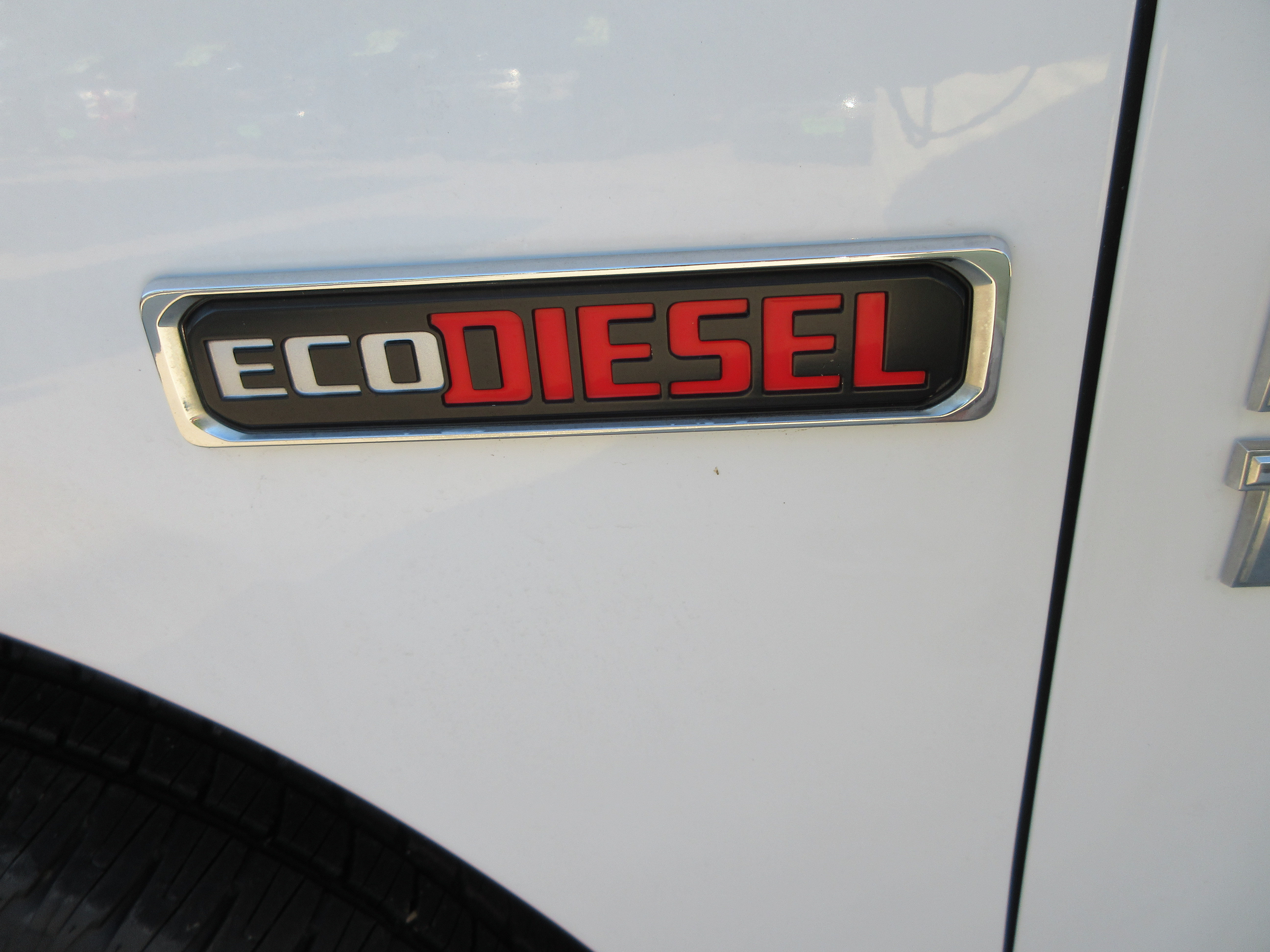 2015 RAM Ram 1500 Pickup SLT - Photo 6