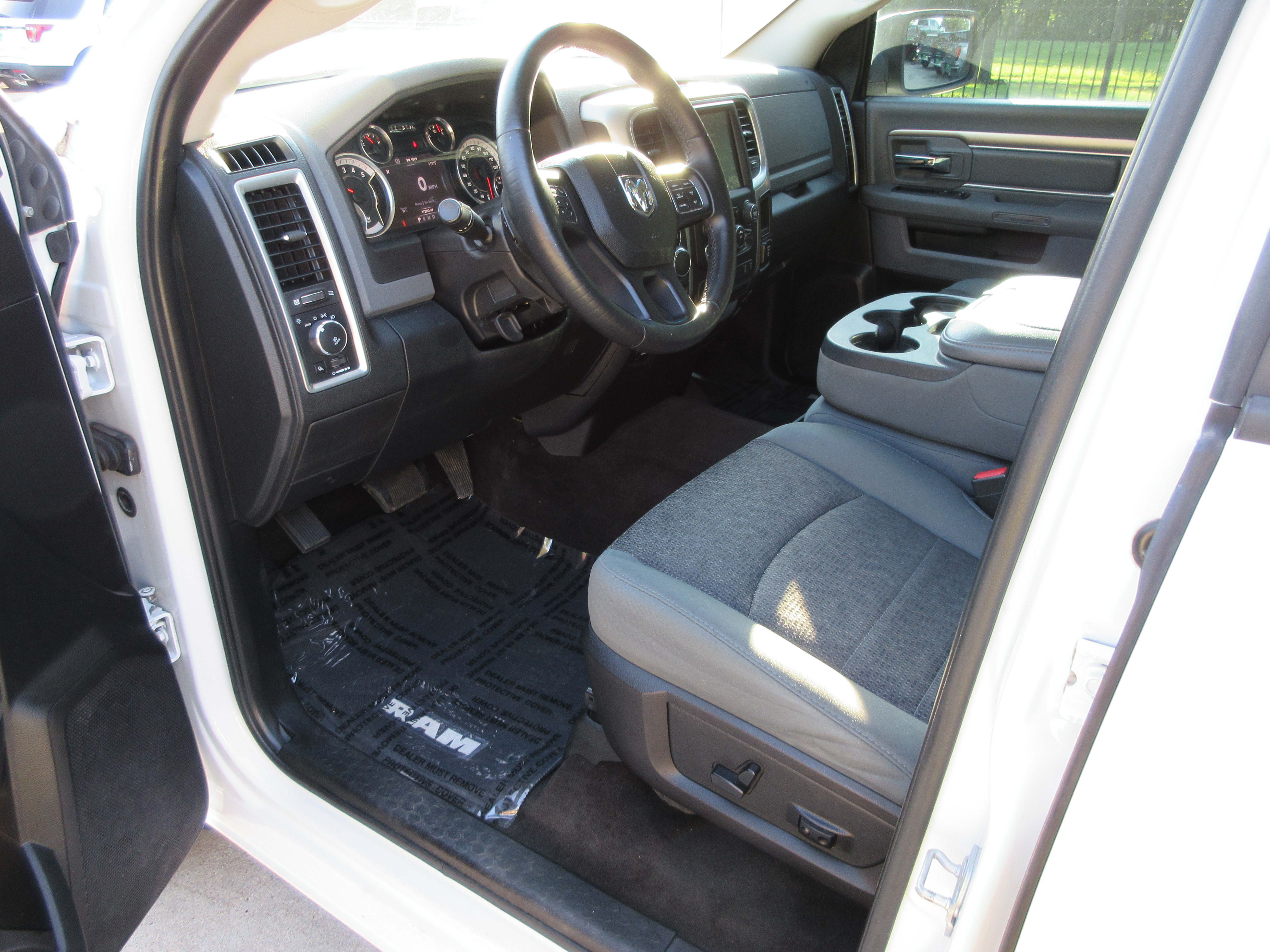 2015 RAM Ram 1500 Pickup SLT - Photo 14