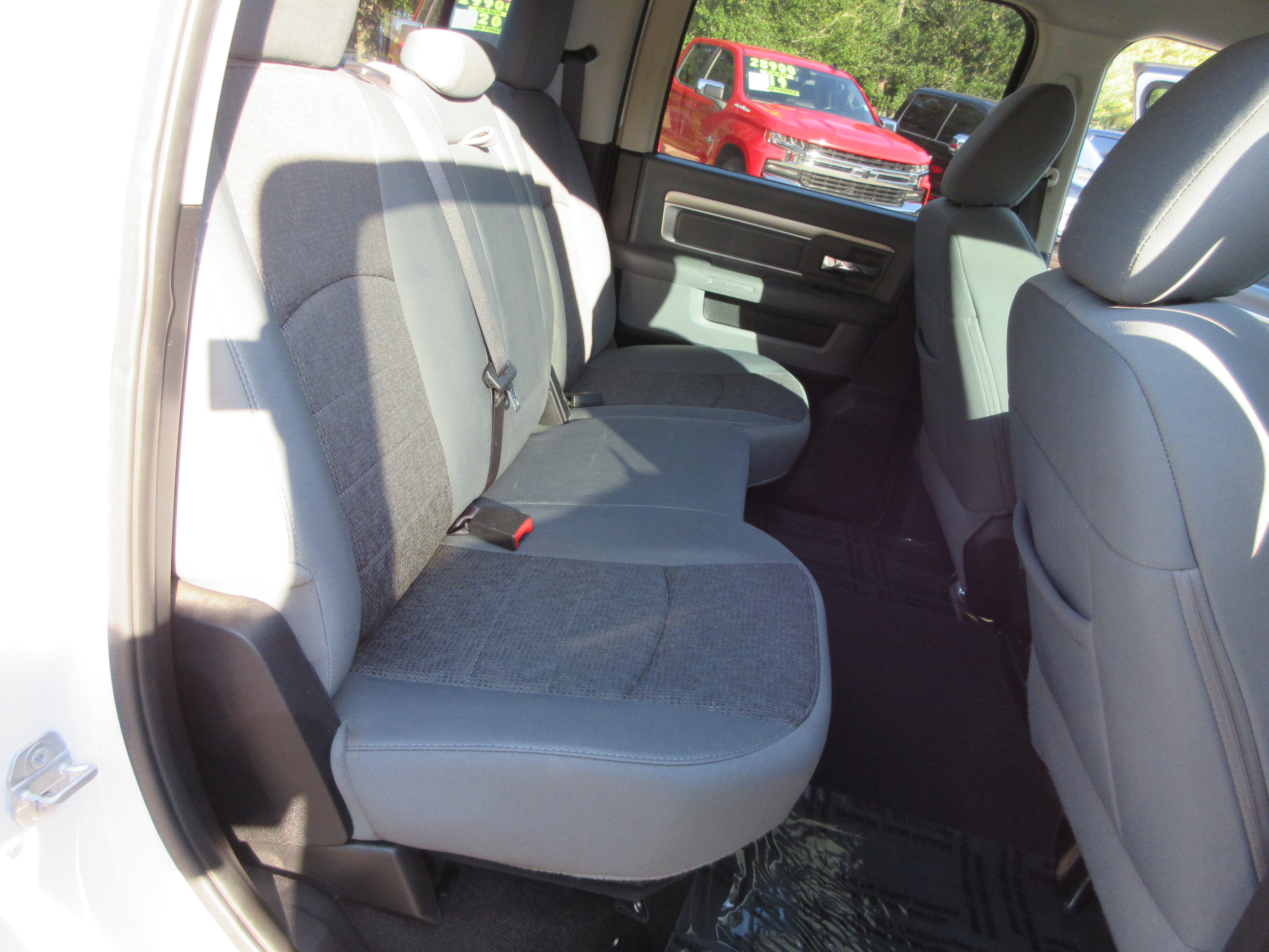 2015 RAM Ram 1500 Pickup SLT - Photo 29