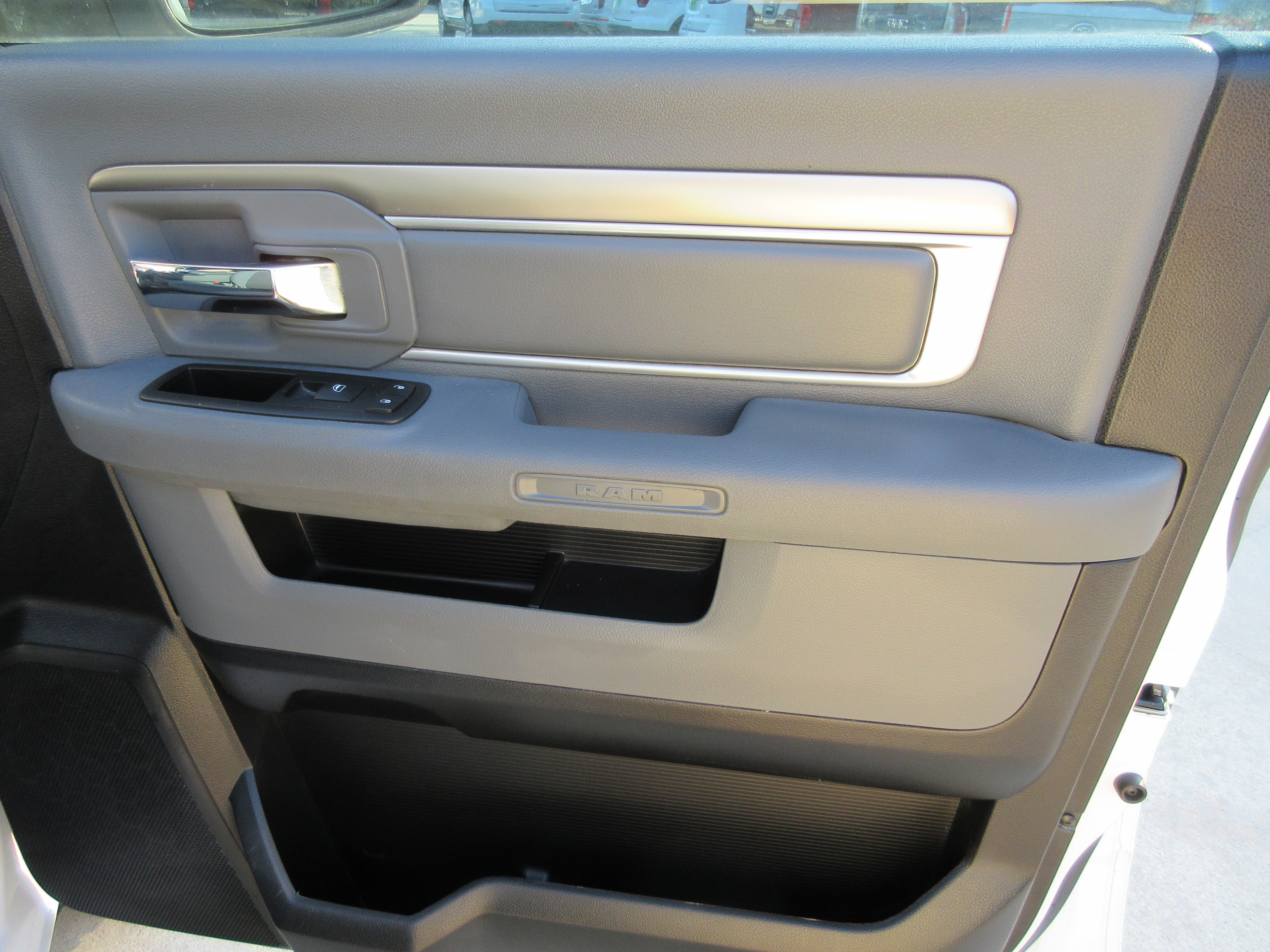2015 RAM Ram 1500 Pickup SLT - Photo 30