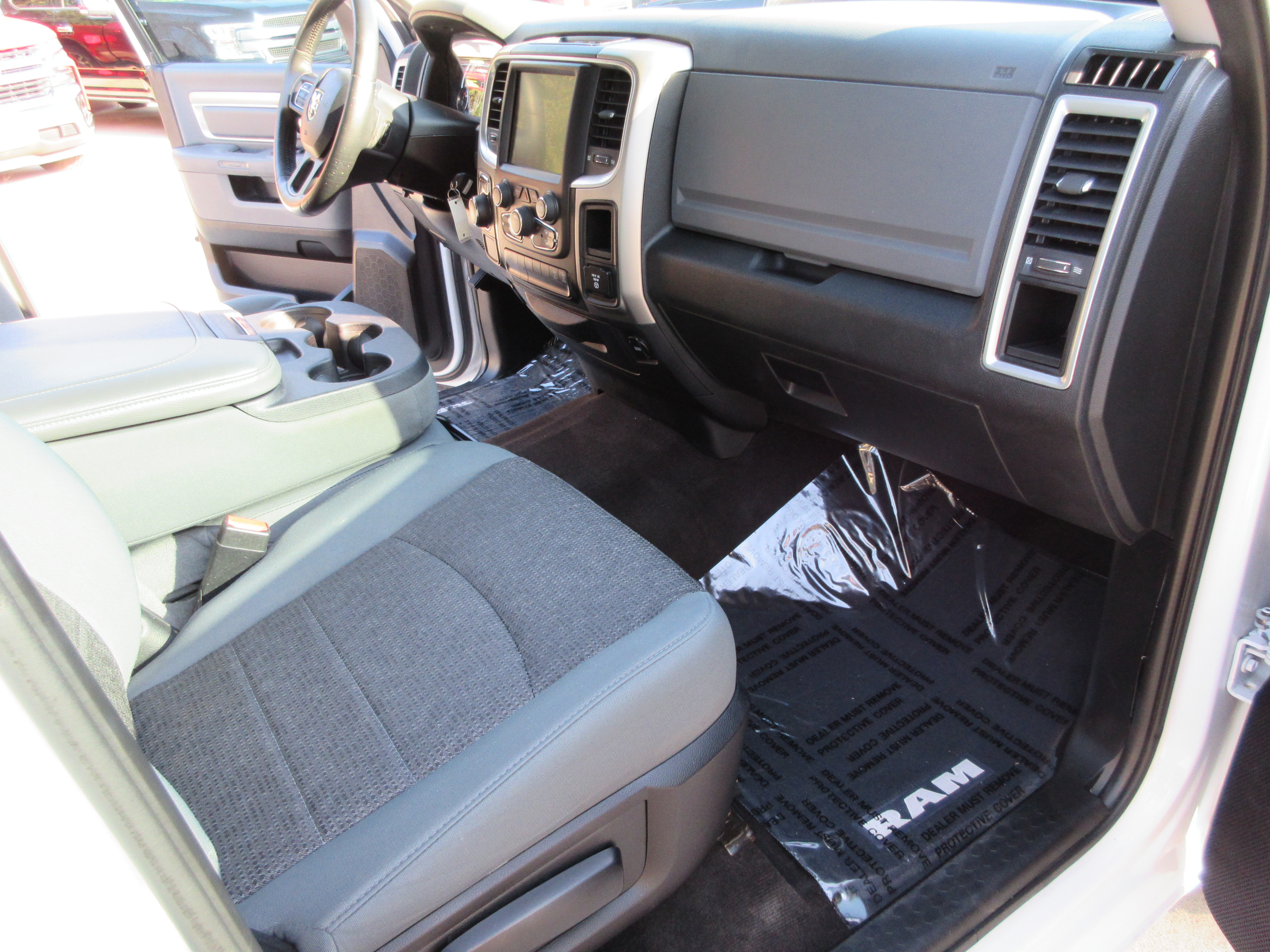2015 RAM Ram 1500 Pickup SLT - Photo 31
