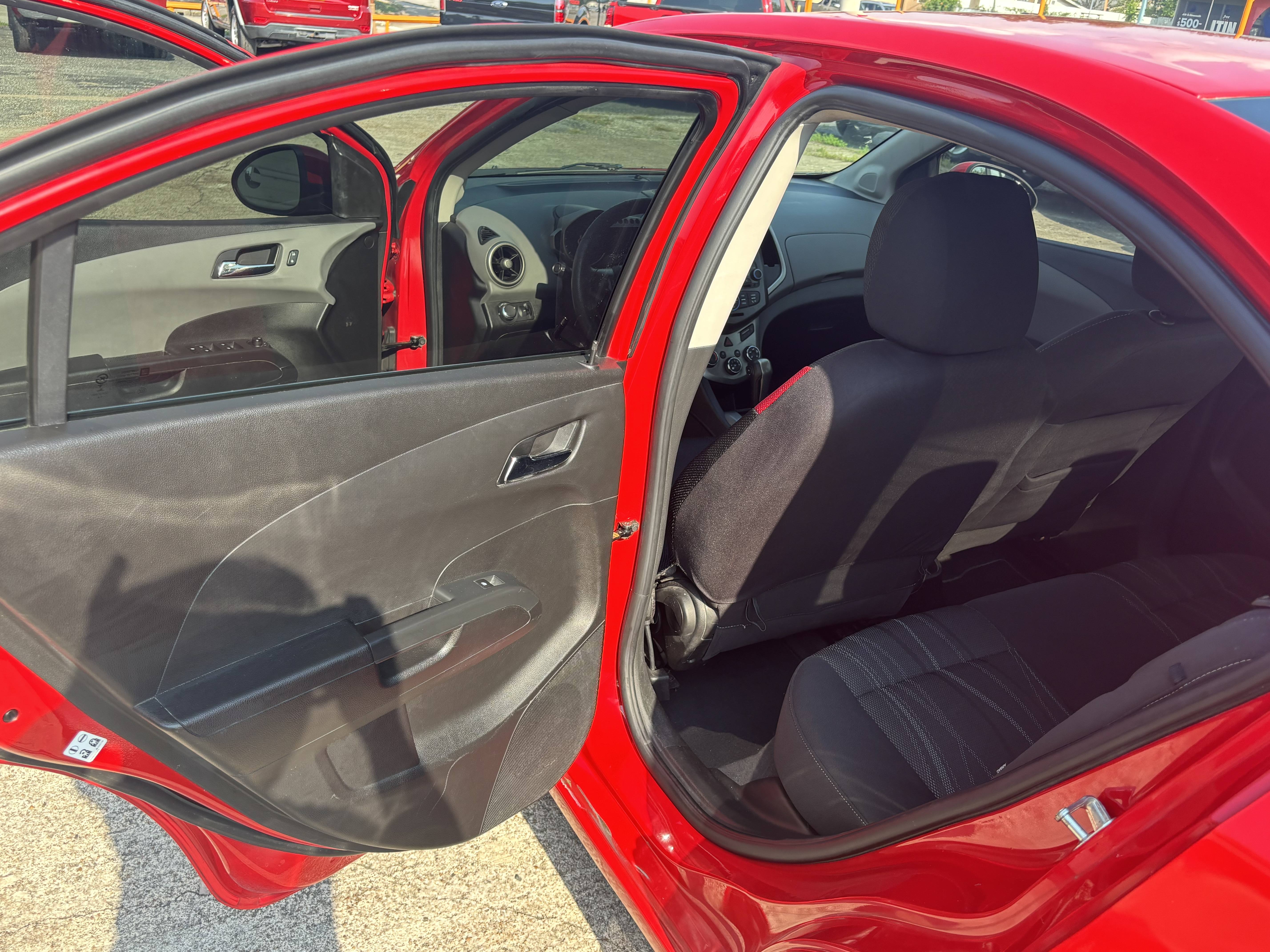 2014 Chevrolet Sonic LT - Photo 10