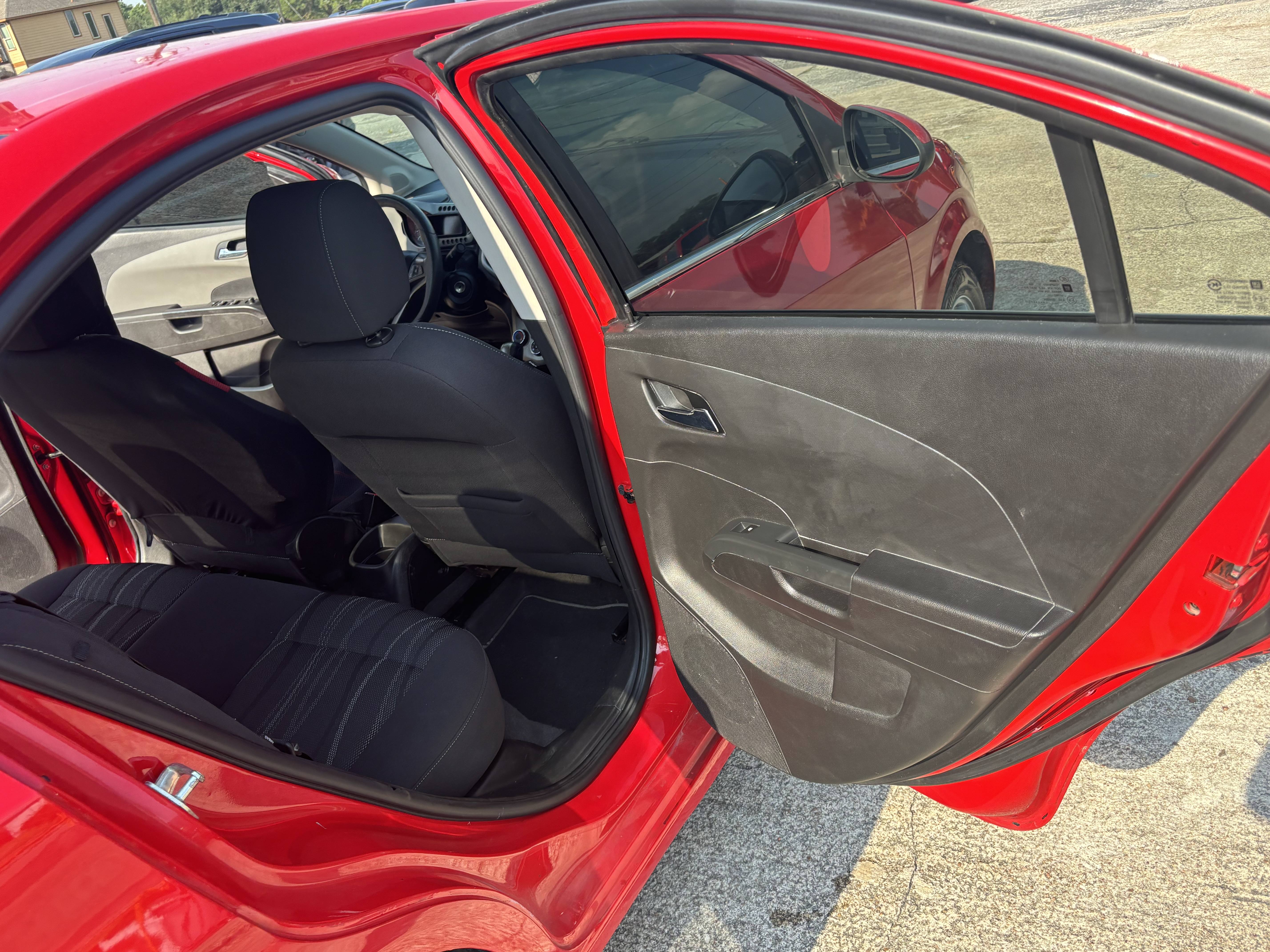 2014 Chevrolet Sonic LT - Photo 11