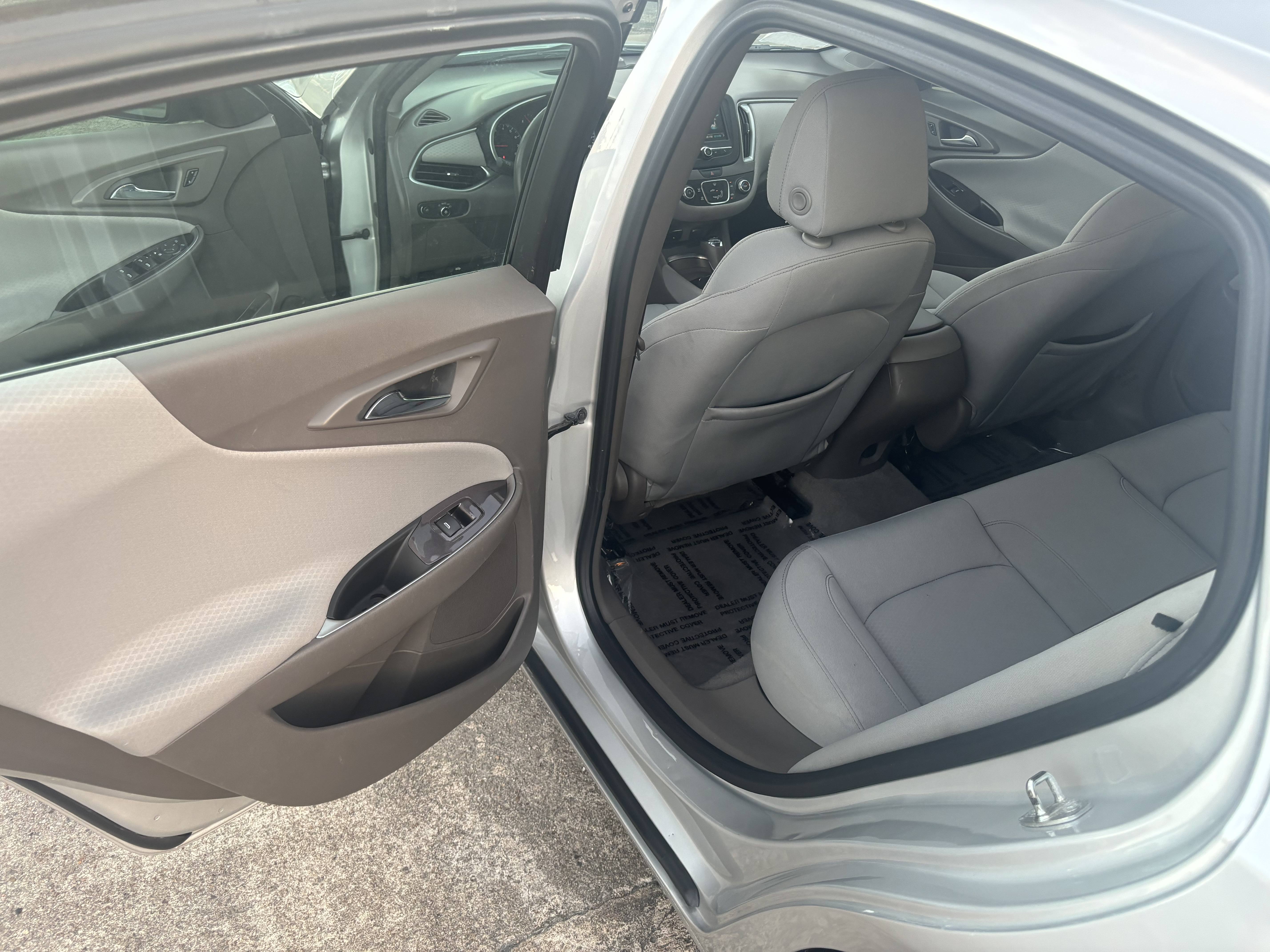 2016 Chevrolet Malibu 1LS - Photo 11