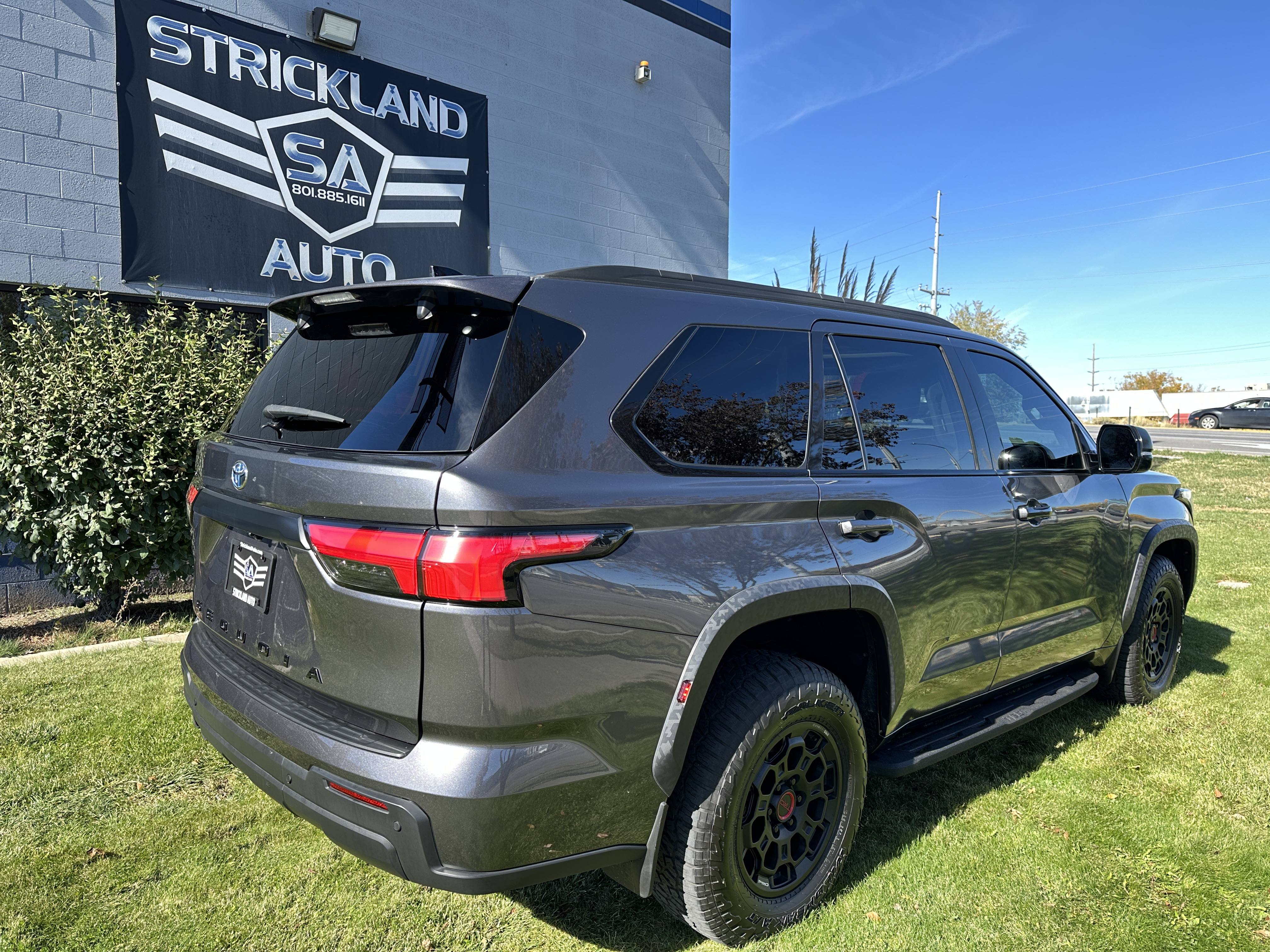 2023 Toyota Sequoia TRD Pro - Photo 8
