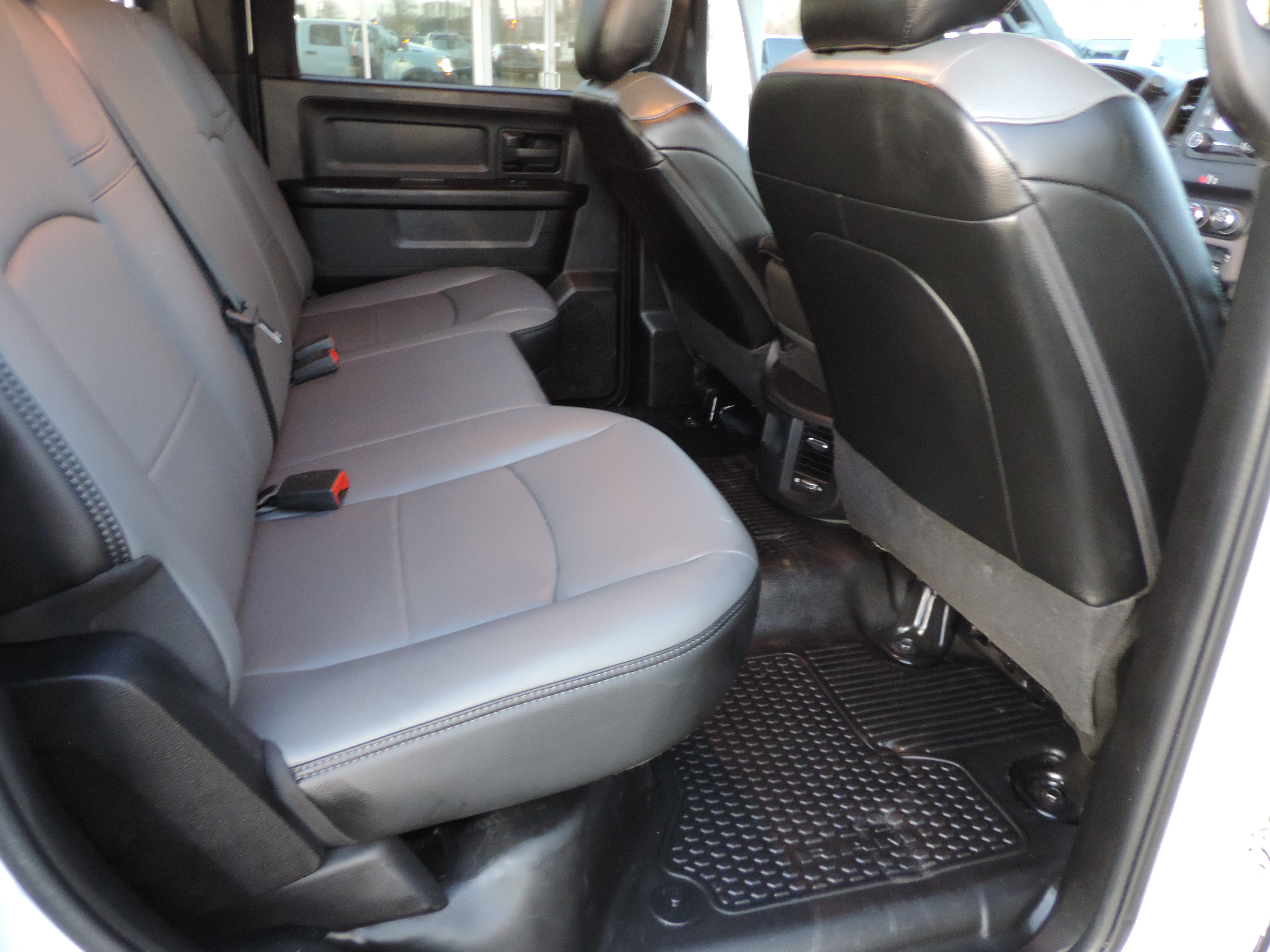 2023 RAM Ram 3500 Chassis Cab Tradesman - Photo 16
