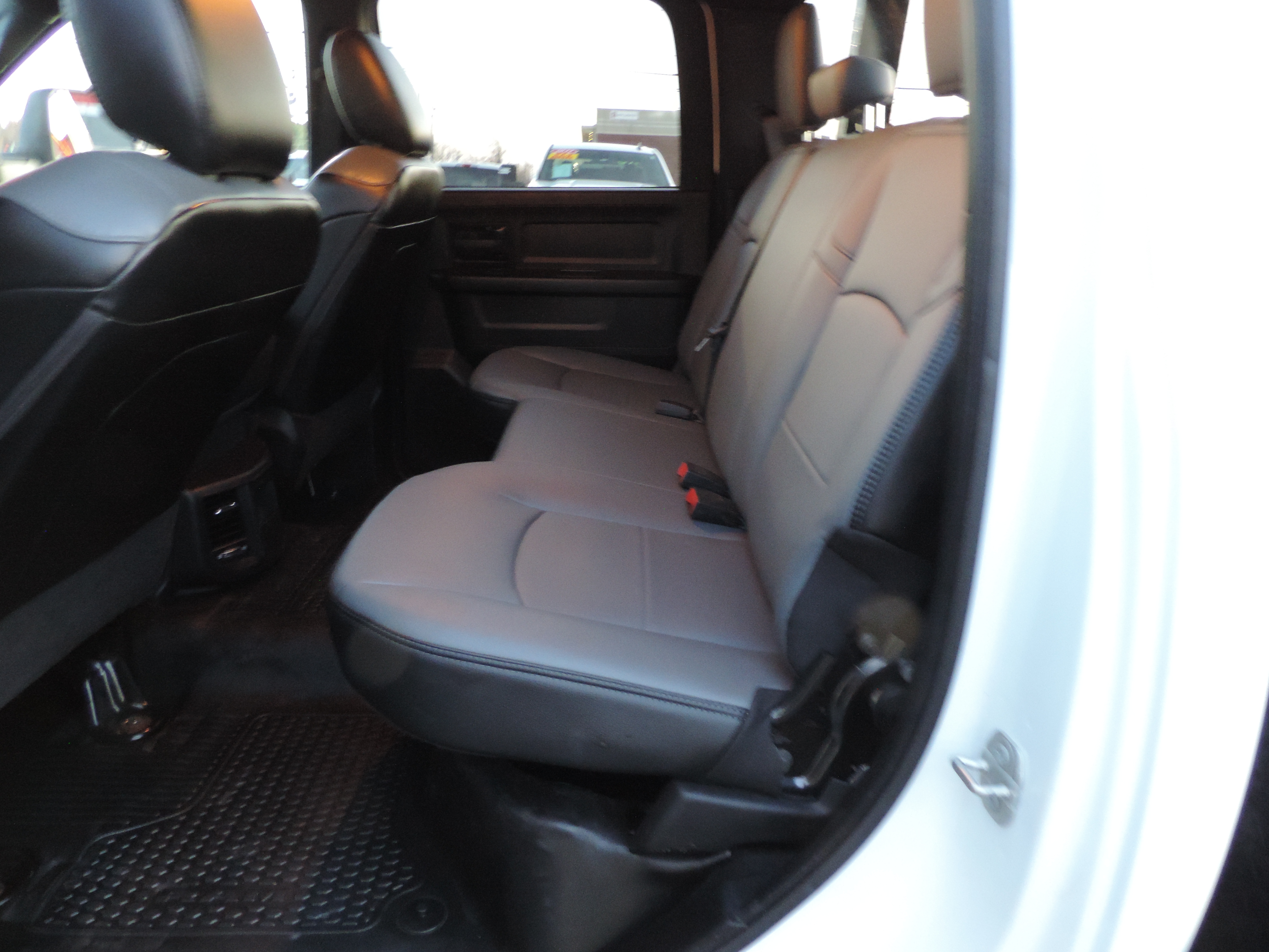 2023 RAM Ram 3500 Chassis Cab Tradesman - Photo 17