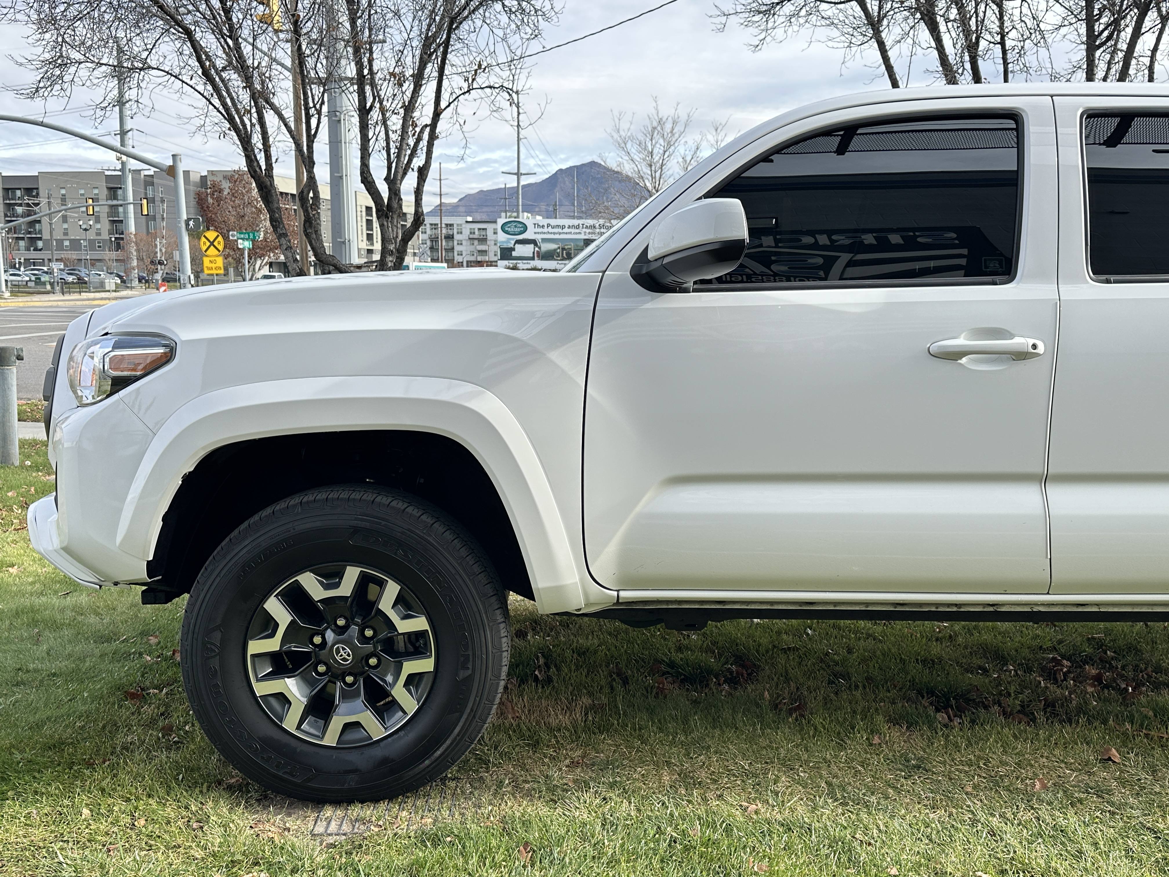 2022 Toyota Tacoma SR - Photo 11