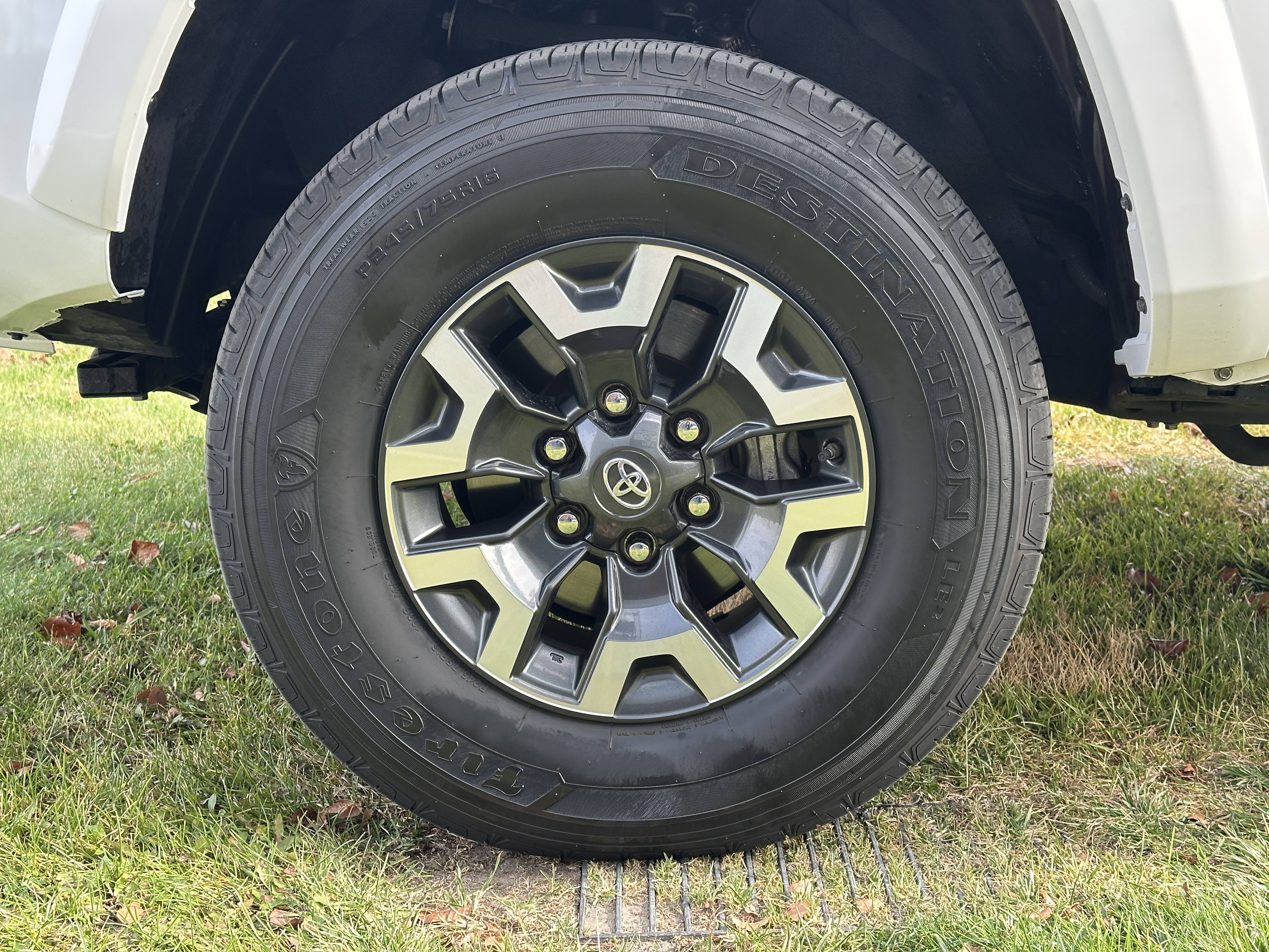 2022 Toyota Tacoma SR - Photo 12