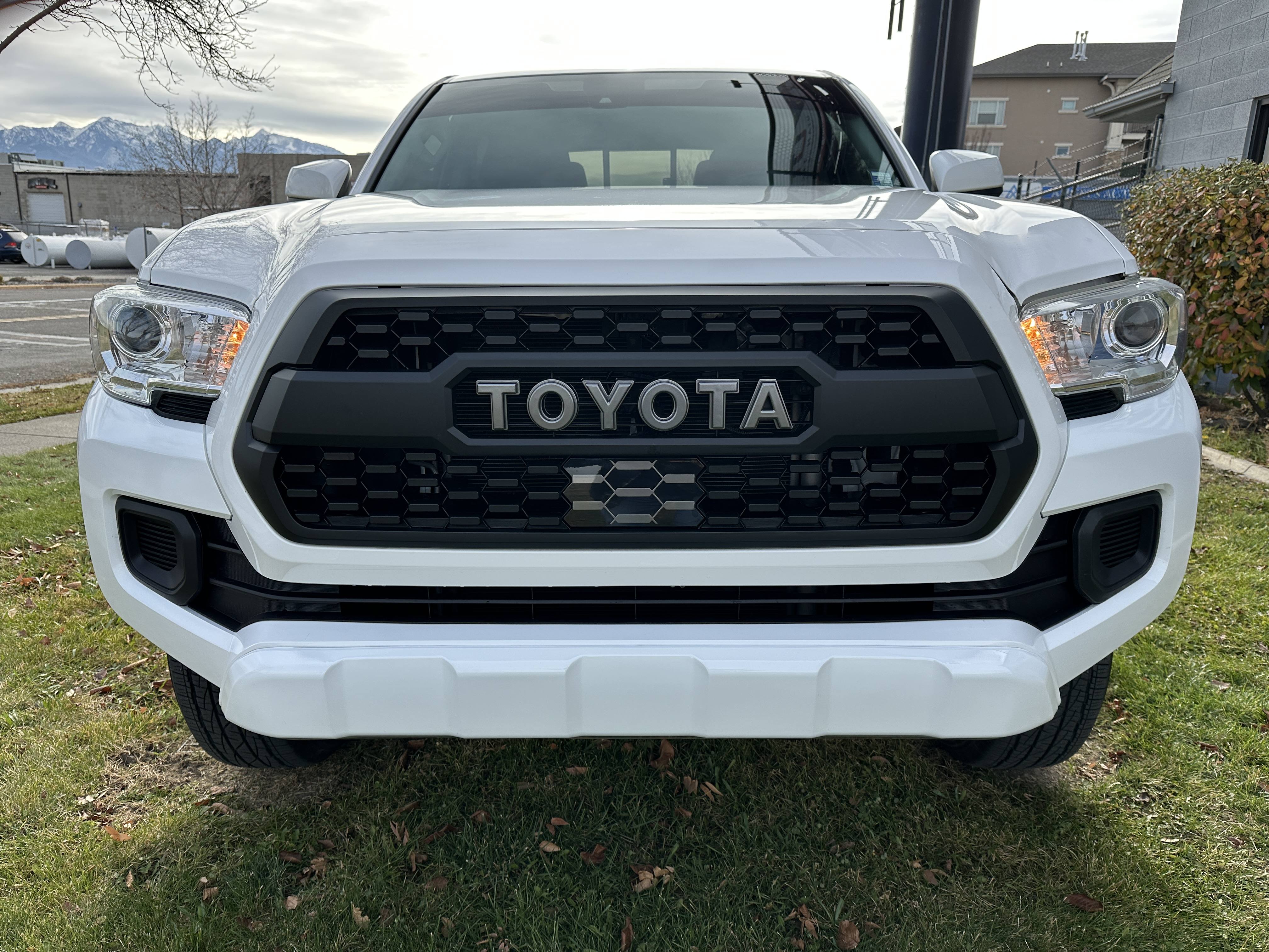 2022 Toyota Tacoma SR - Photo 15
