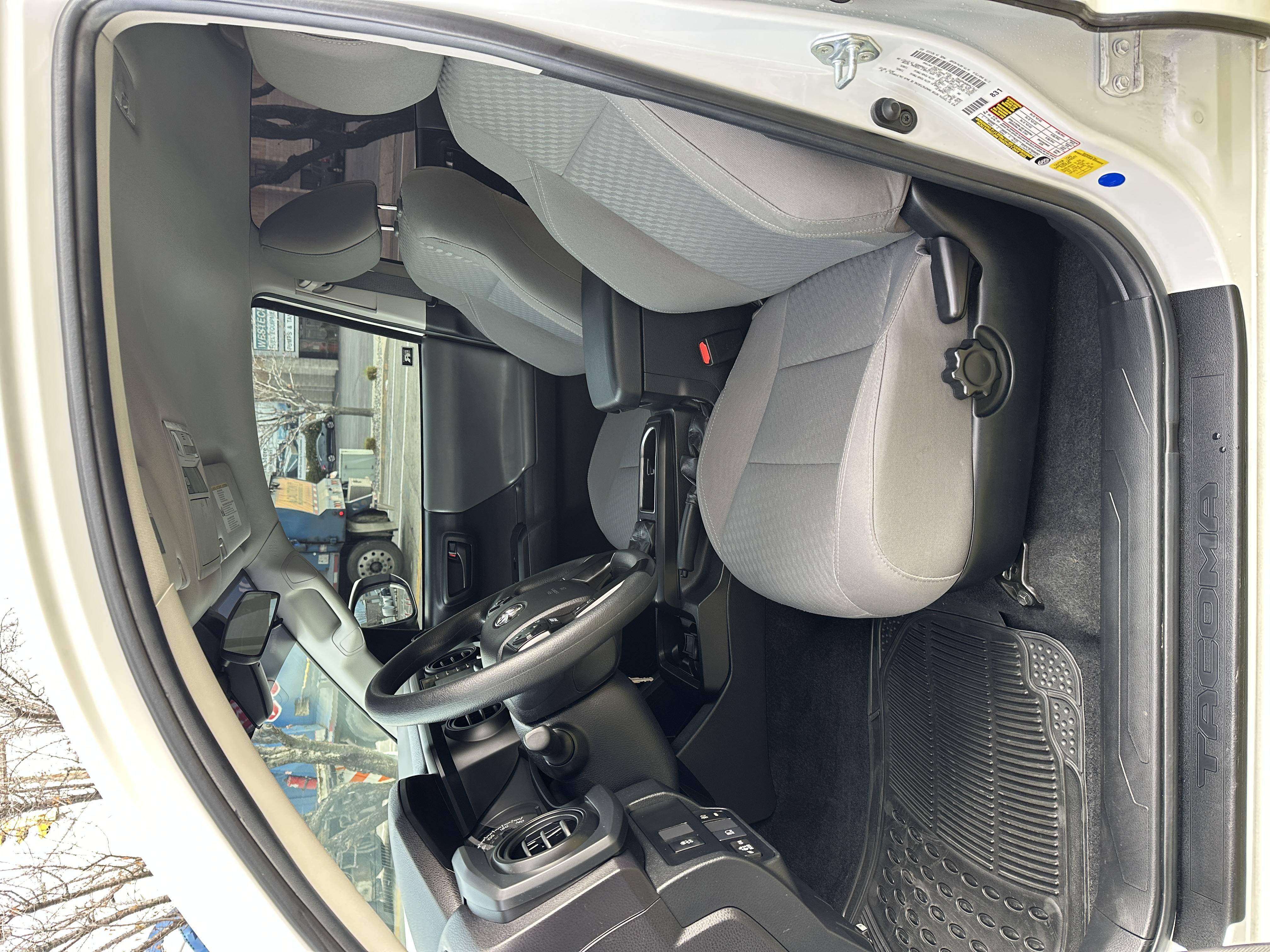 2022 Toyota Tacoma SR - Photo 18
