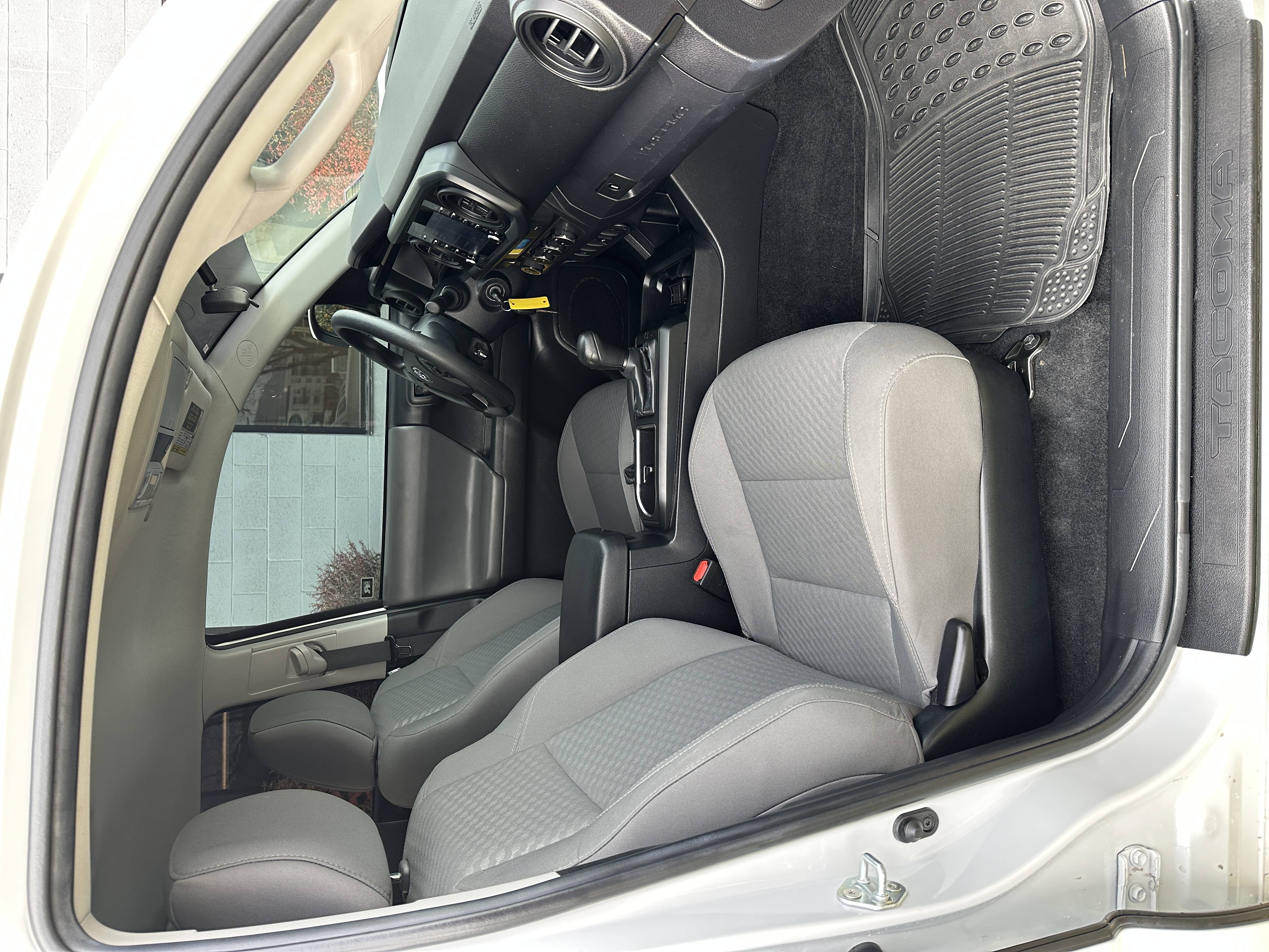 2022 Toyota Tacoma SR - Photo 22