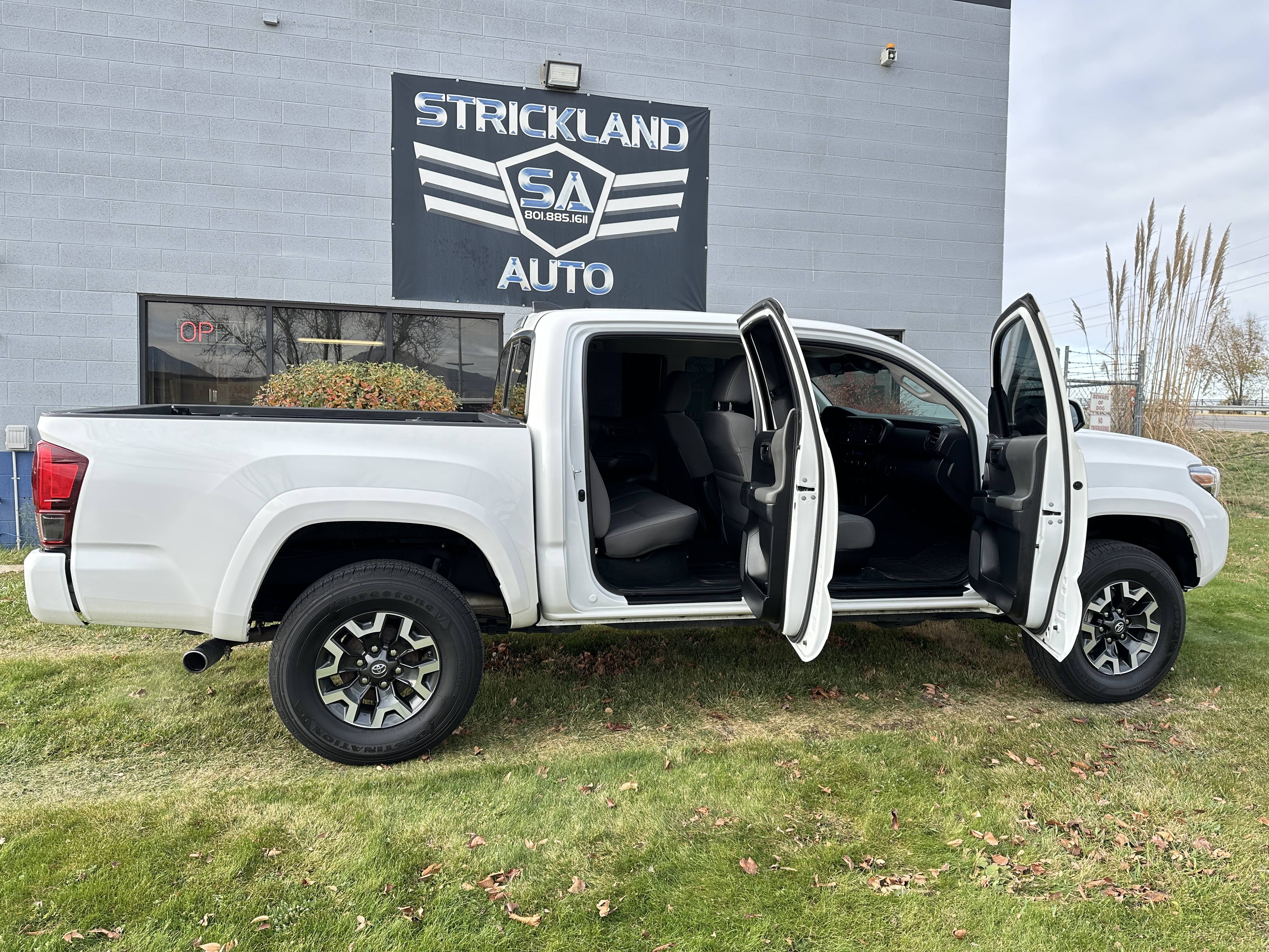 2022 Toyota Tacoma SR - Photo 25