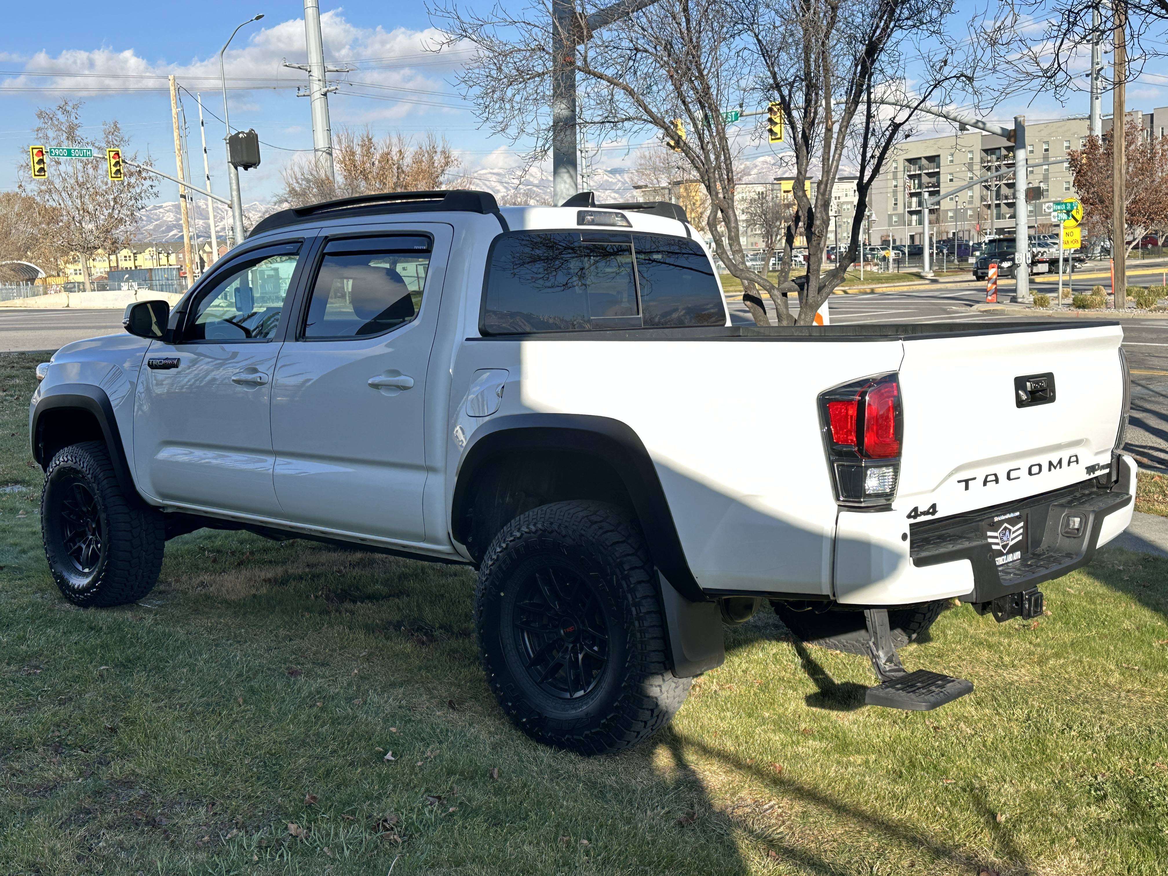 2021 Toyota Tacoma TRD Pro - Photo 11