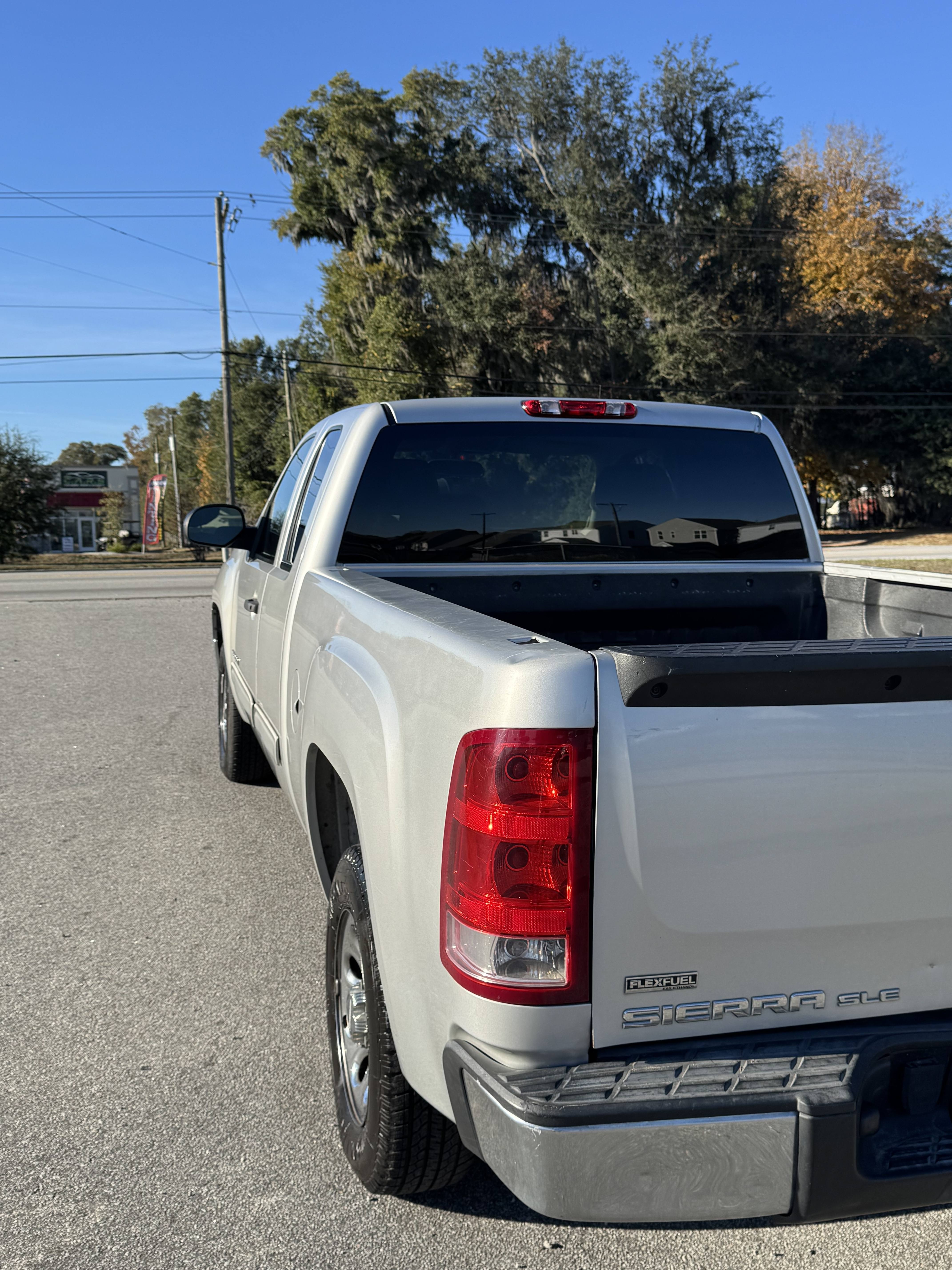 2011 GMC Sierra 1500 SLE - Photo 9