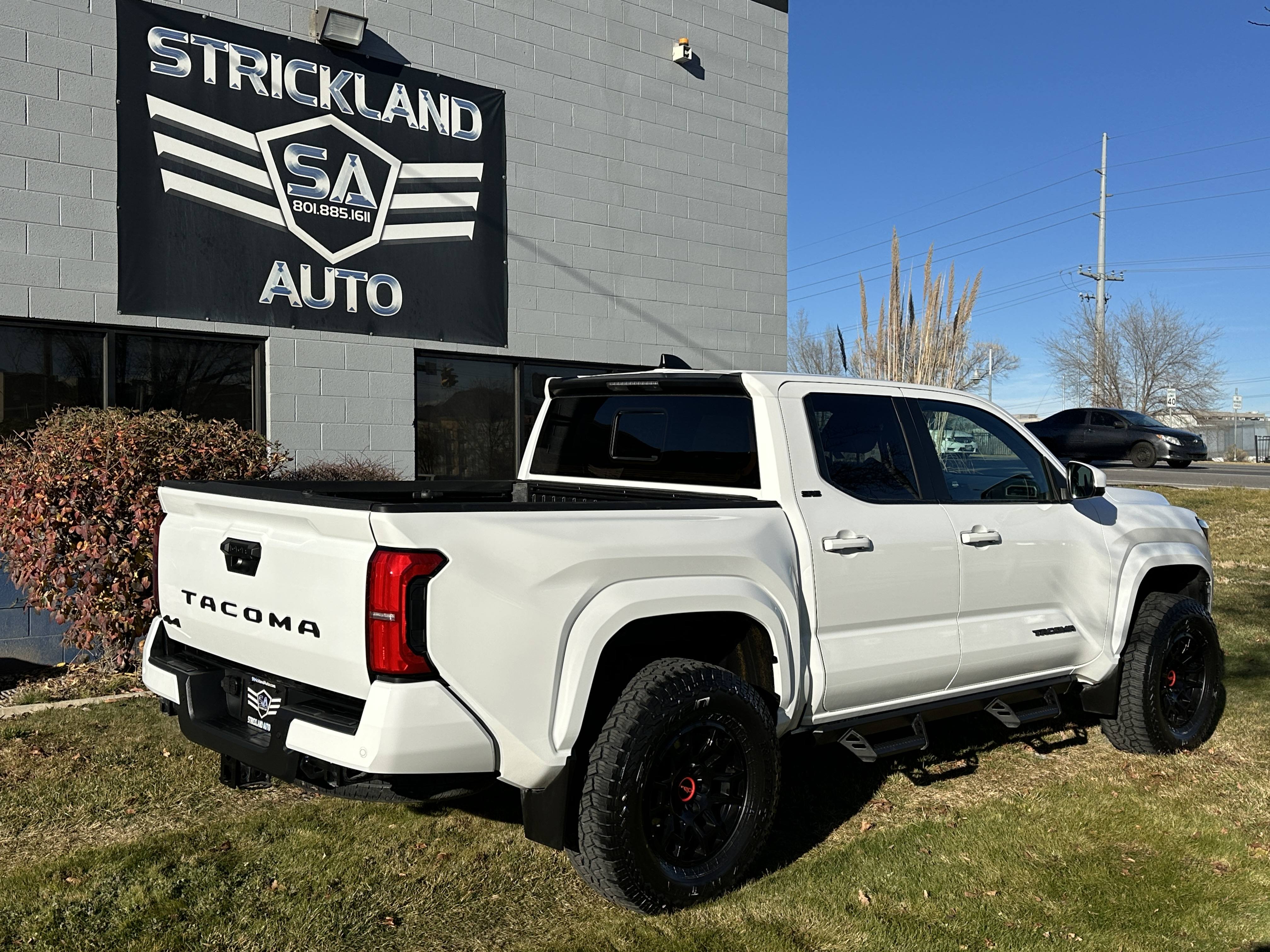 2024 Toyota Tacoma SR5 - Photo 8
