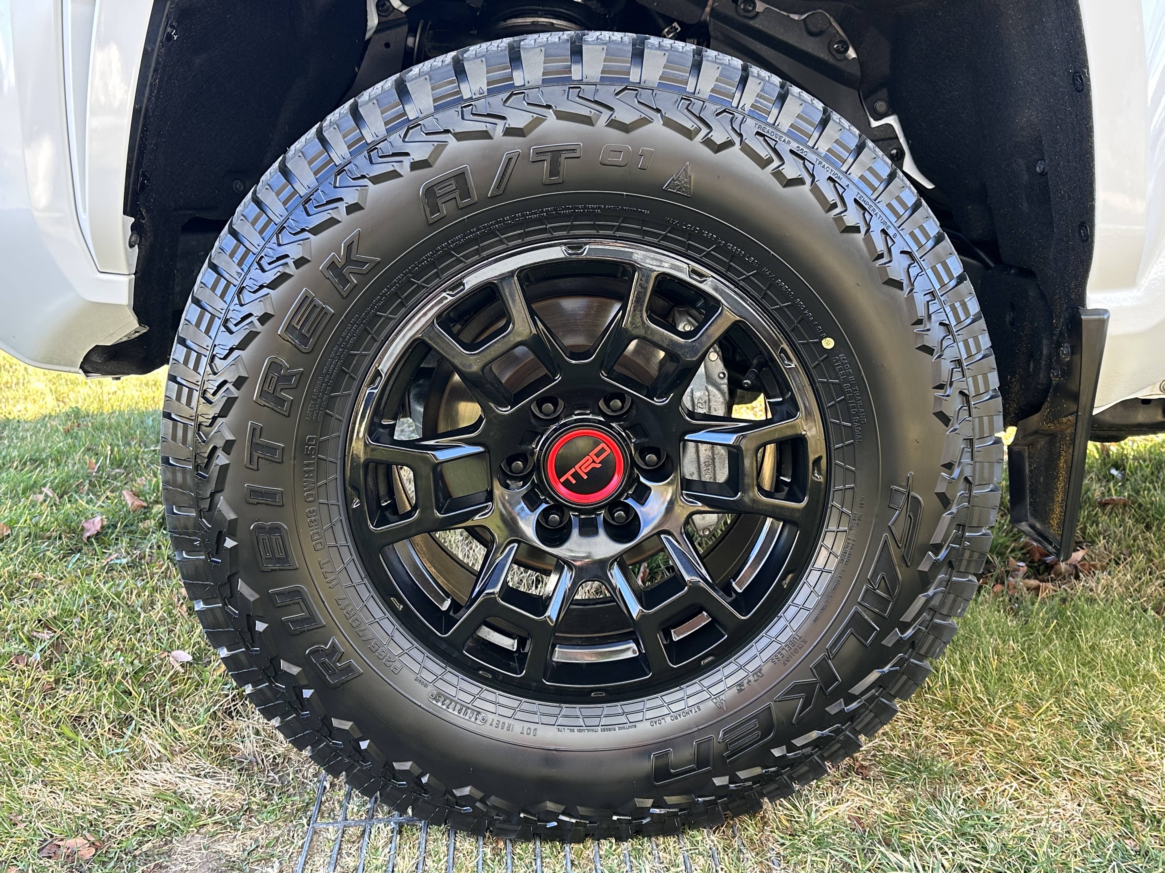 2024 Toyota Tacoma SR5 - Photo 17