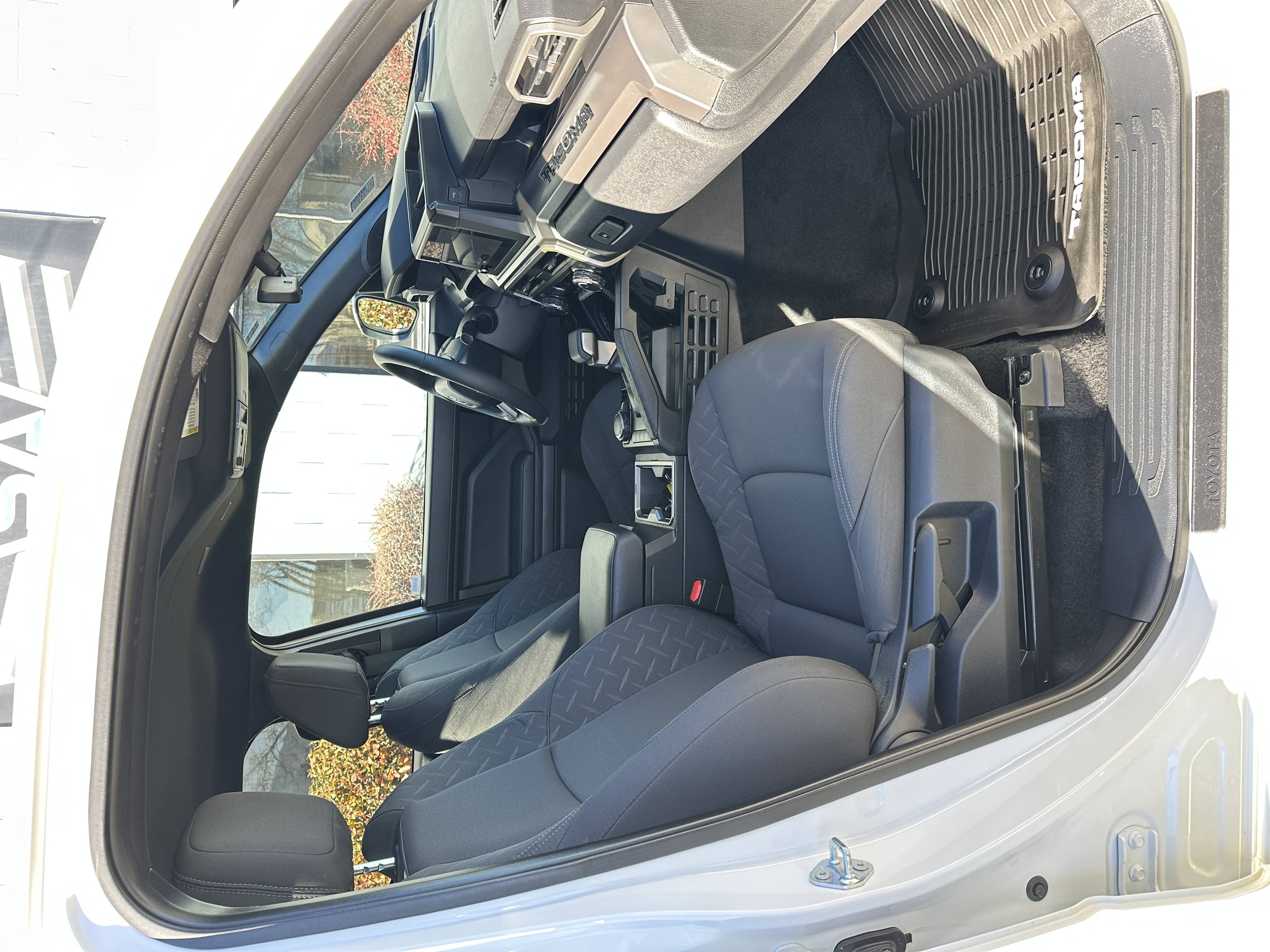 2024 Toyota Tacoma SR5 - Photo 23